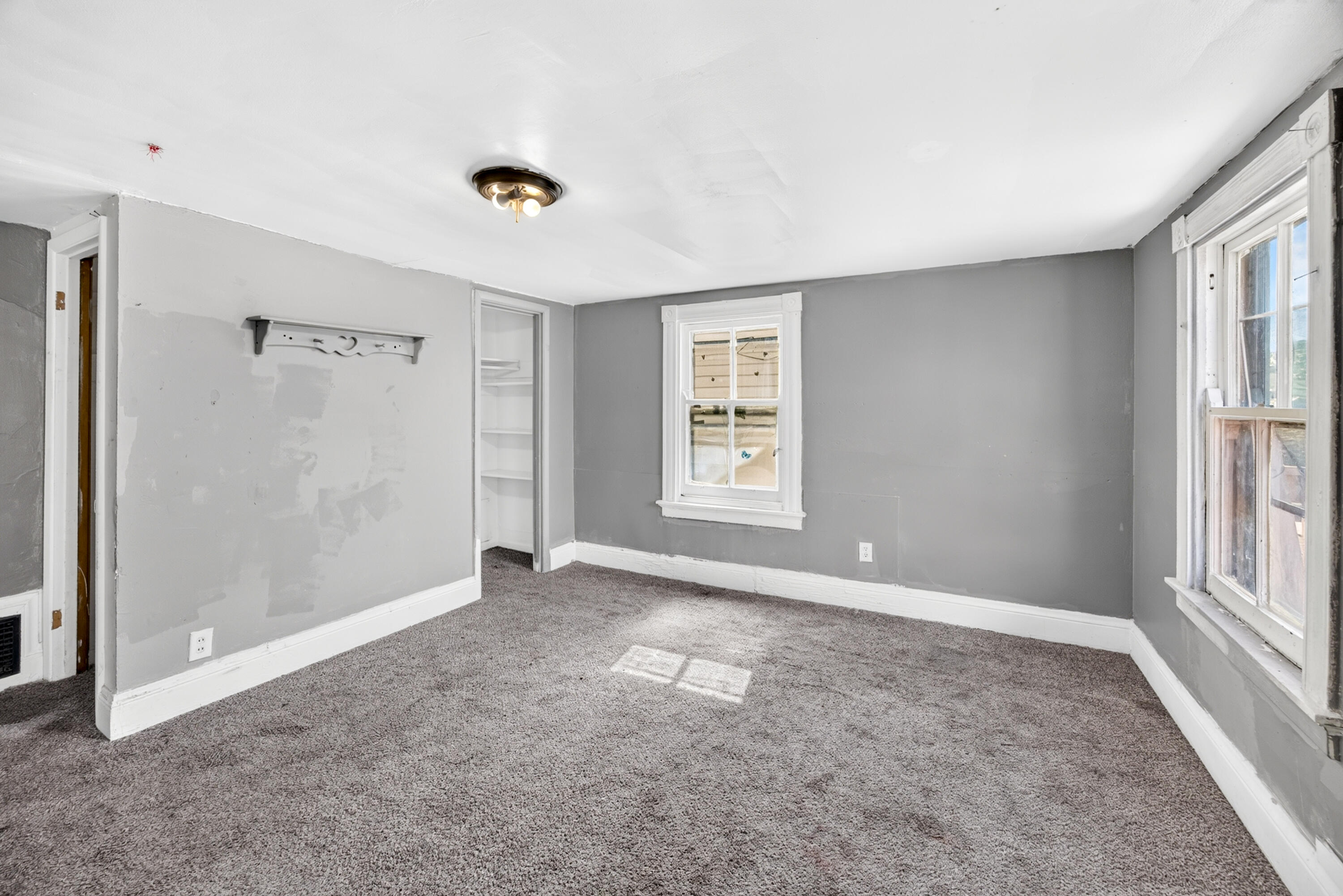 413 Berry Avenue Property Photo 25