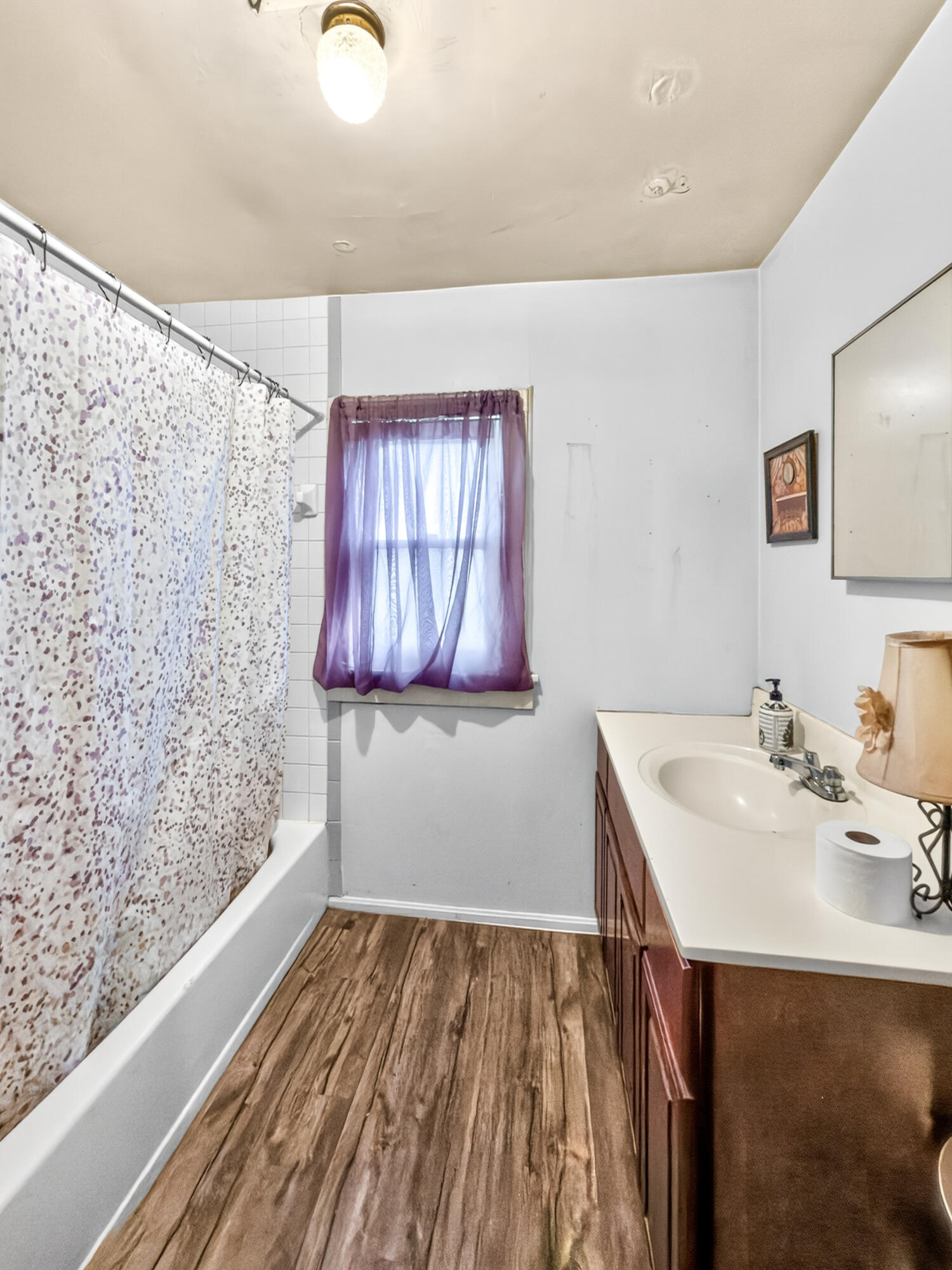 413 Berry Avenue Property Photo 28