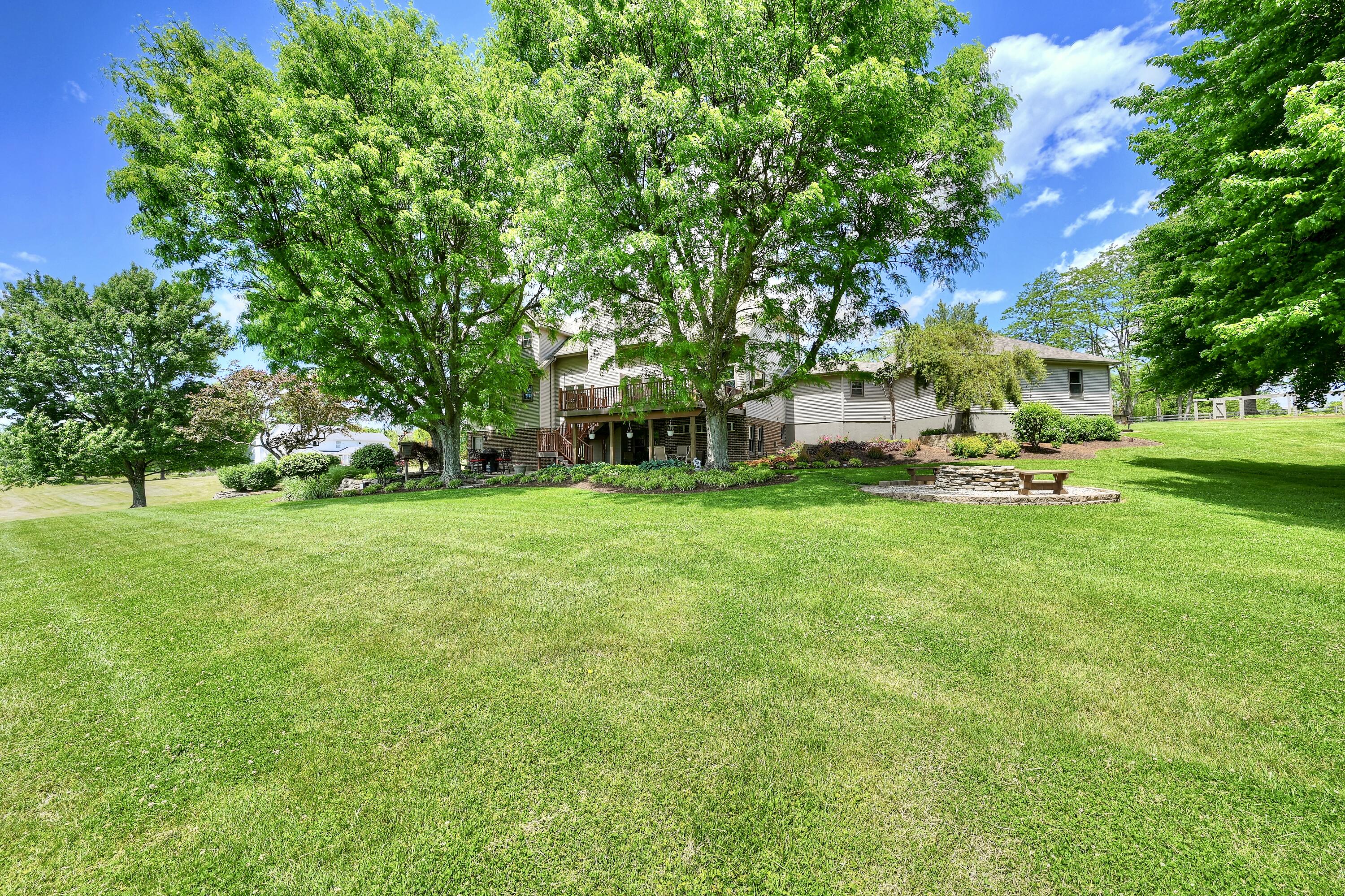 10667 Bridlepath Lane Property Photo 7