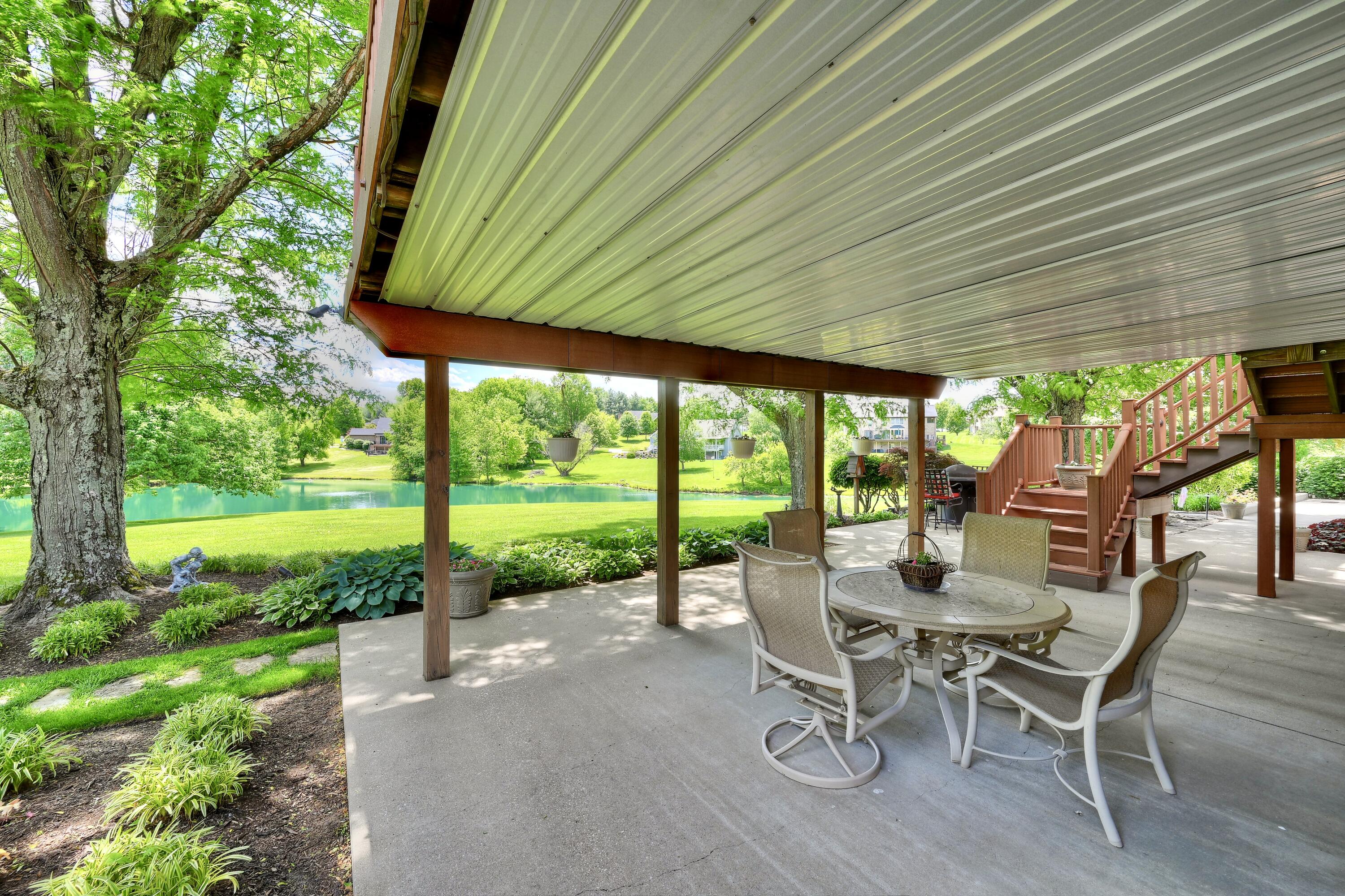 10667 Bridlepath Lane Property Photo 11