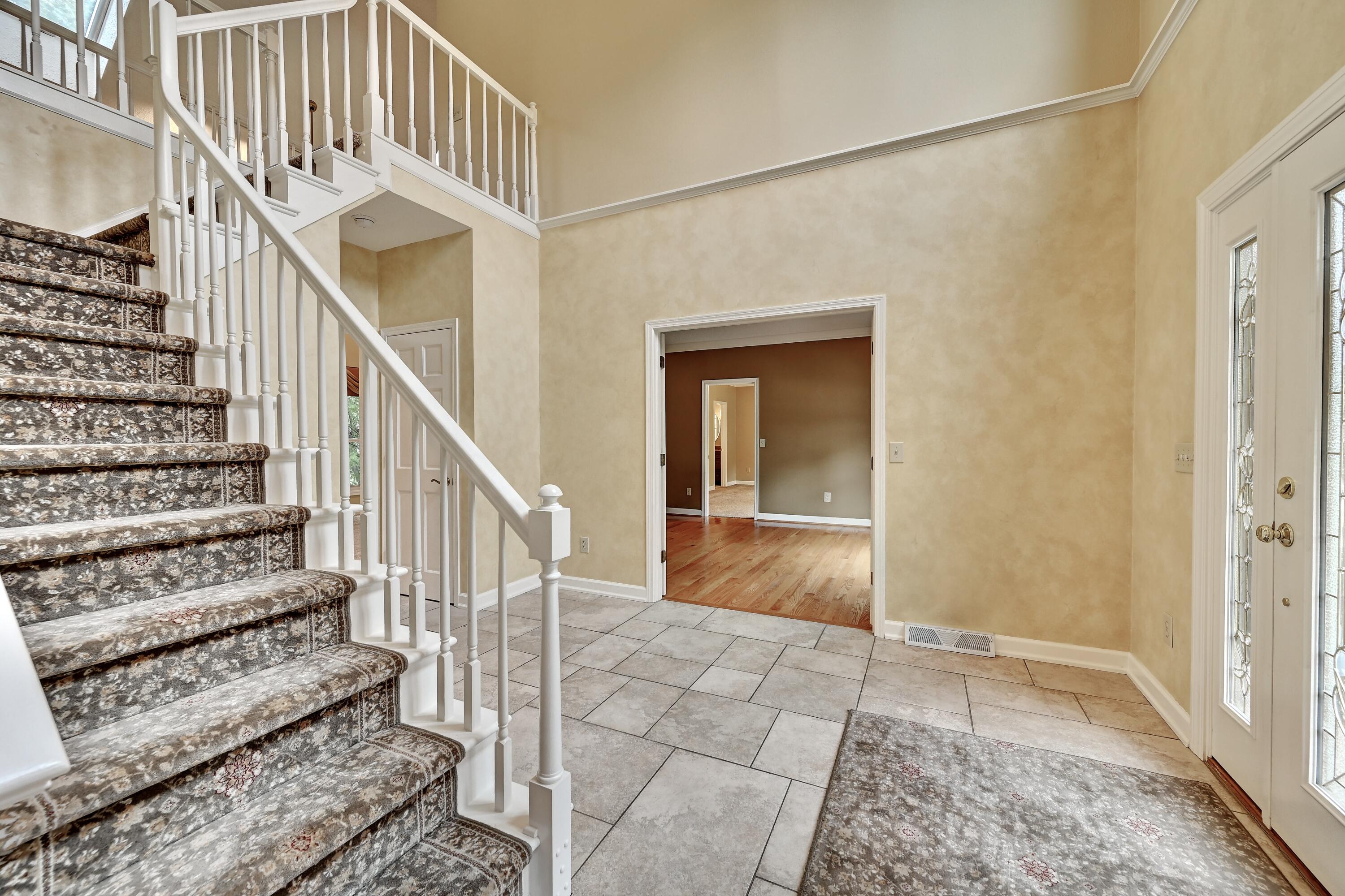 10667 Bridlepath Lane Property Photo 14