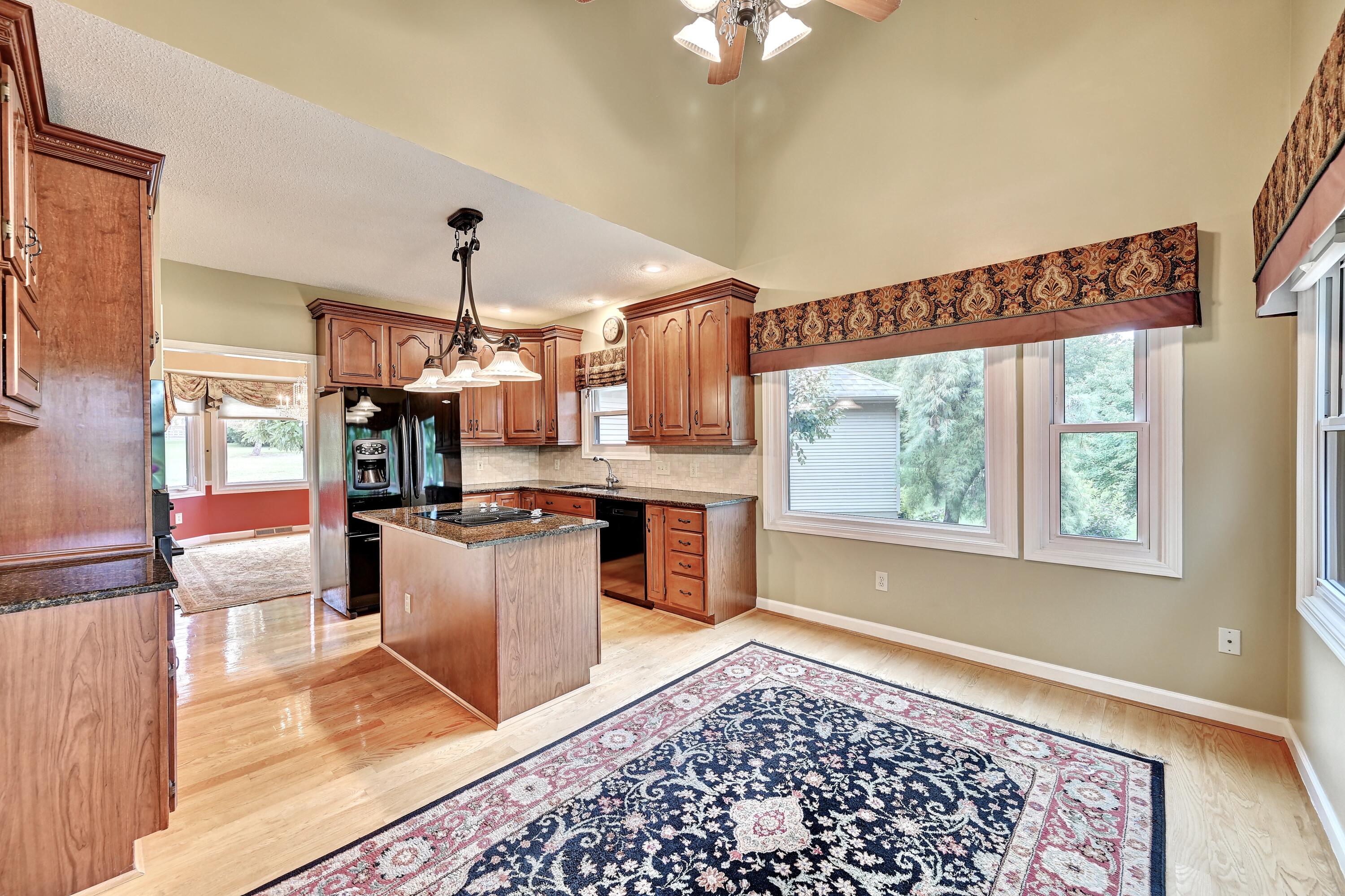 10667 Bridlepath Lane Property Photo 19