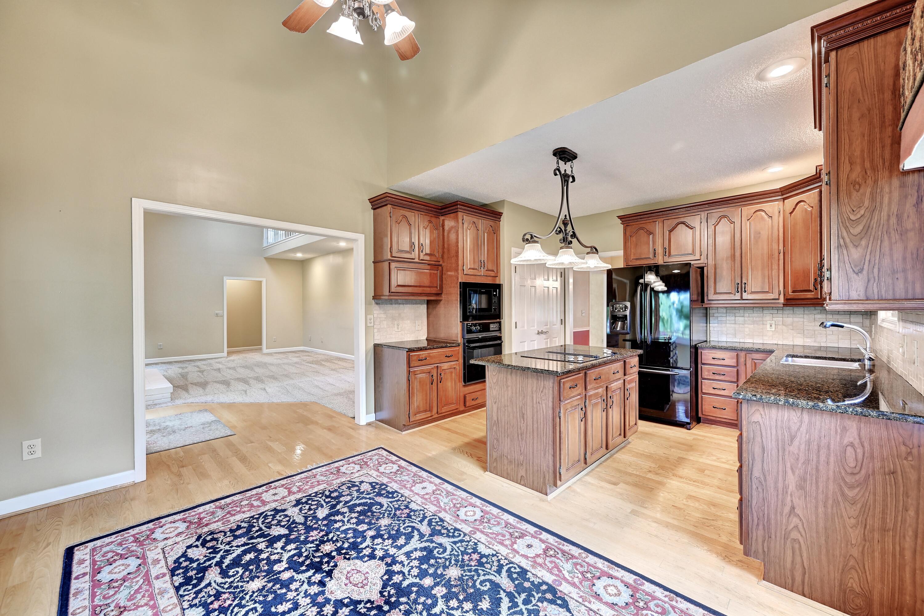 10667 Bridlepath Lane Property Photo 20