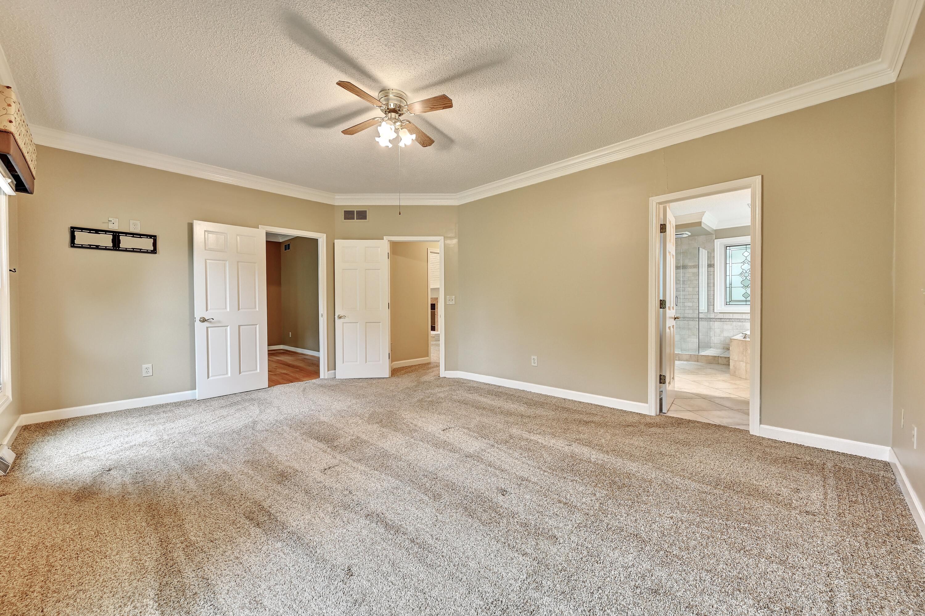 10667 Bridlepath Lane Property Photo 24