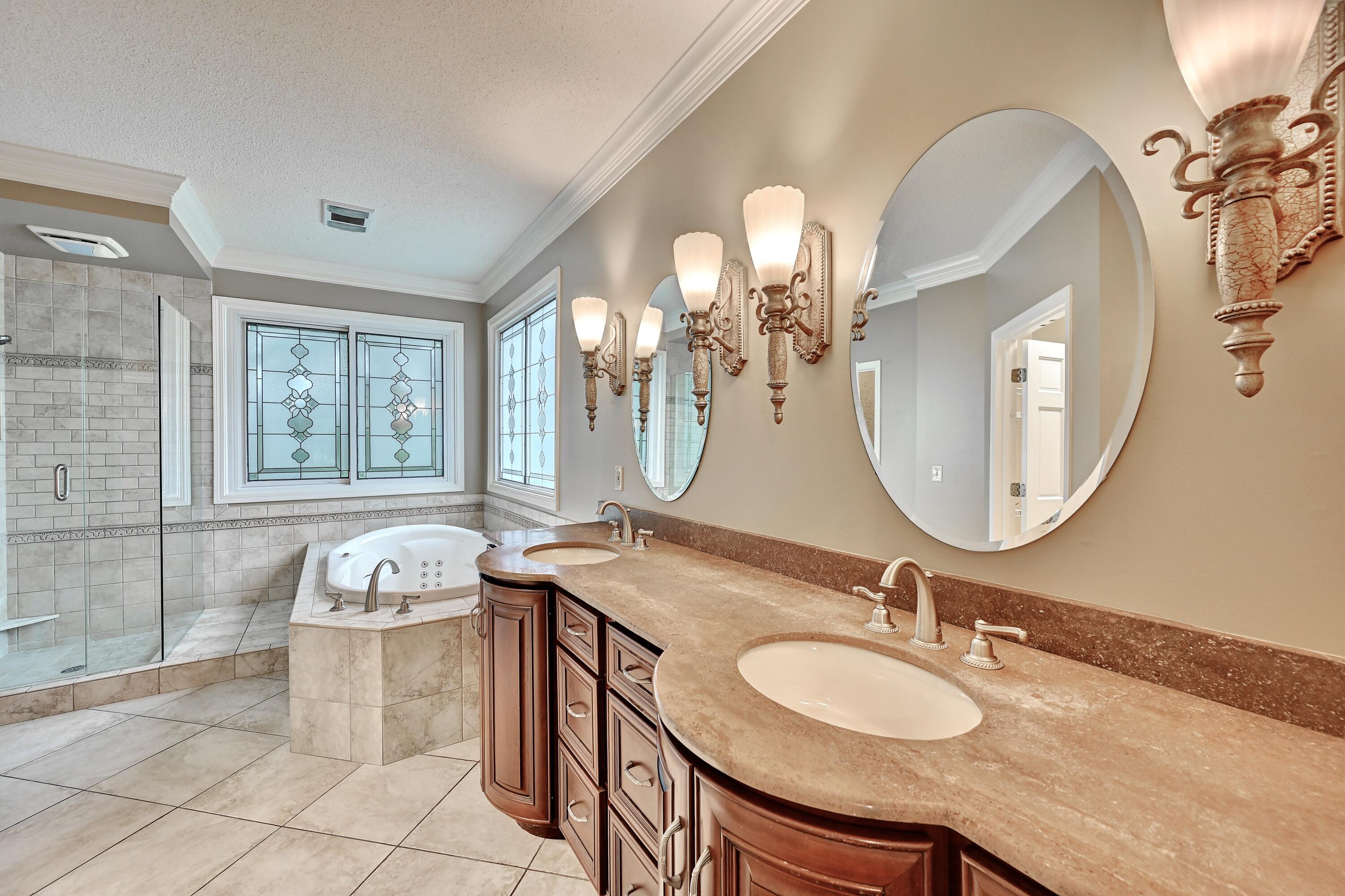 10667 Bridlepath Lane Property Photo 25