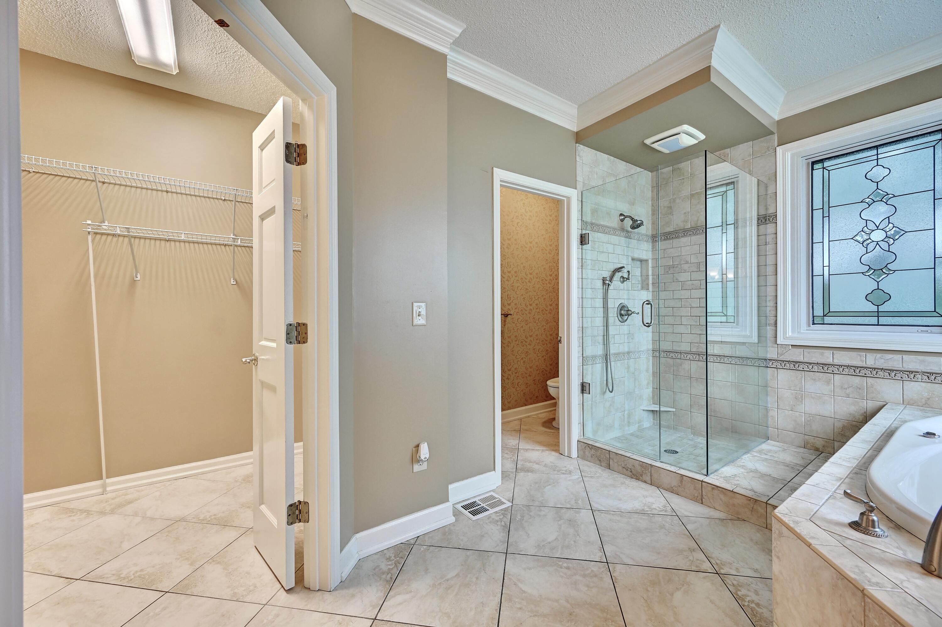 10667 Bridlepath Lane Property Photo 26