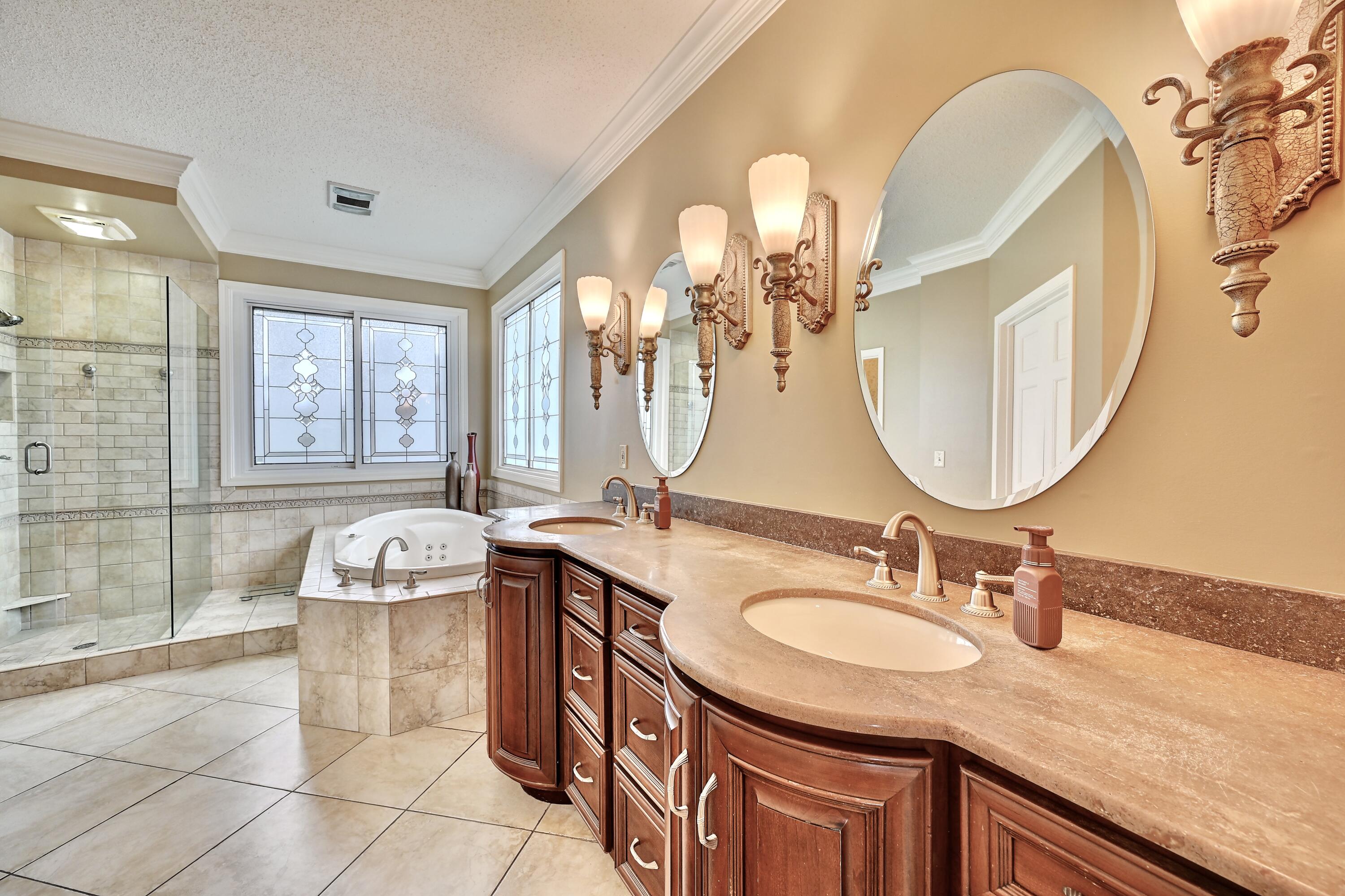 10667 Bridlepath Lane Property Photo 28