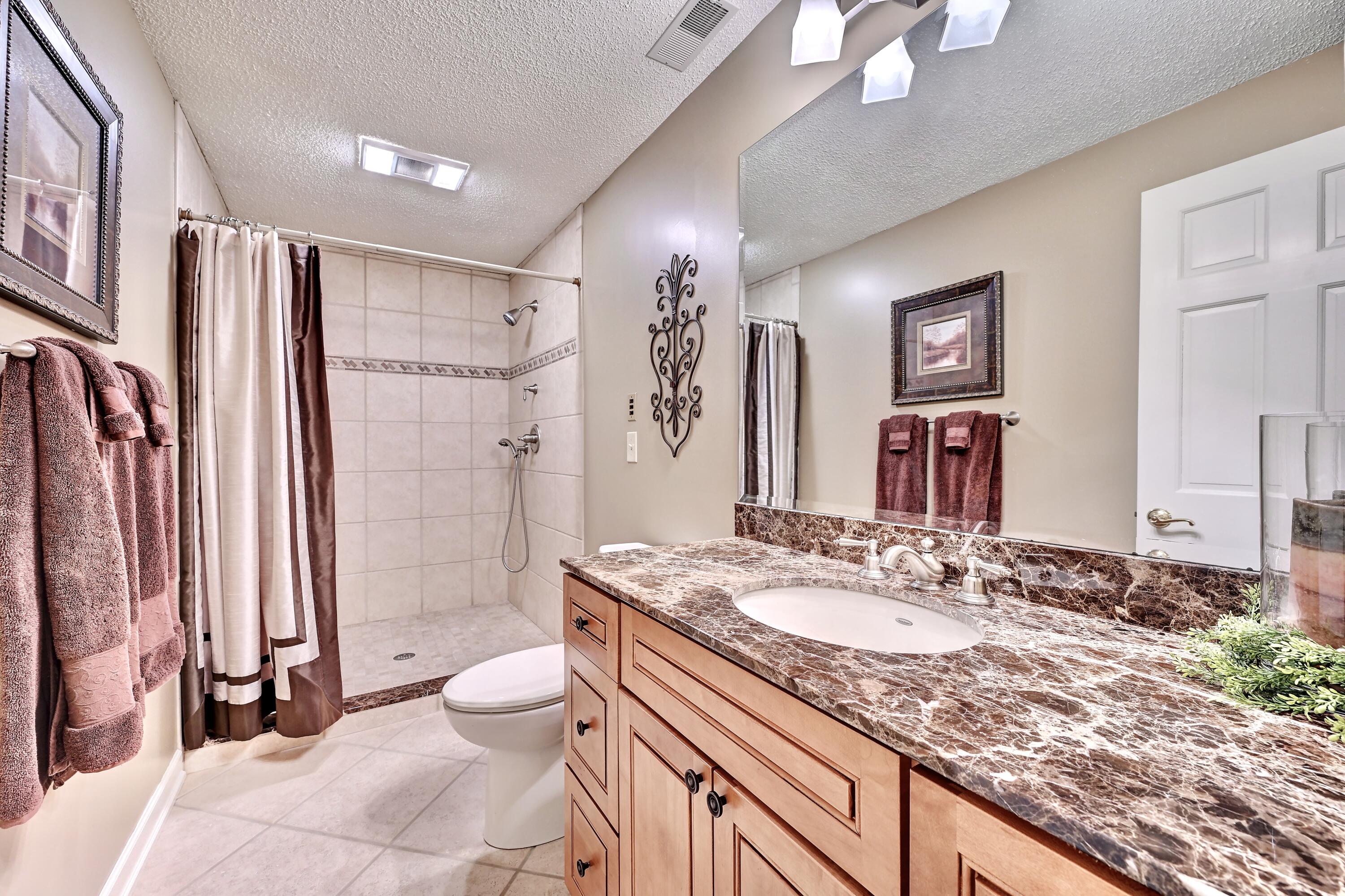 10667 Bridlepath Lane Property Photo 36