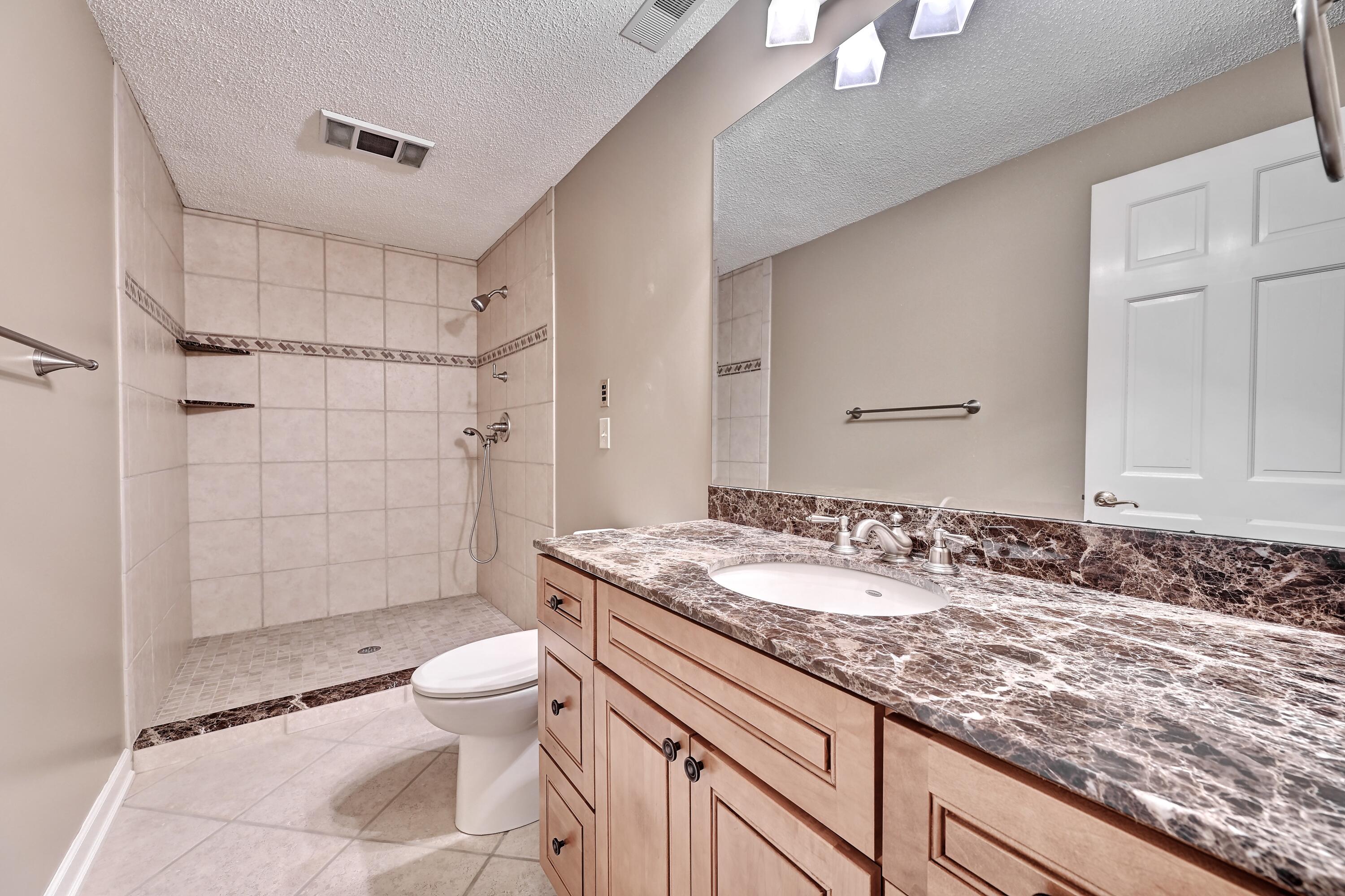 10667 Bridlepath Lane Property Photo 46