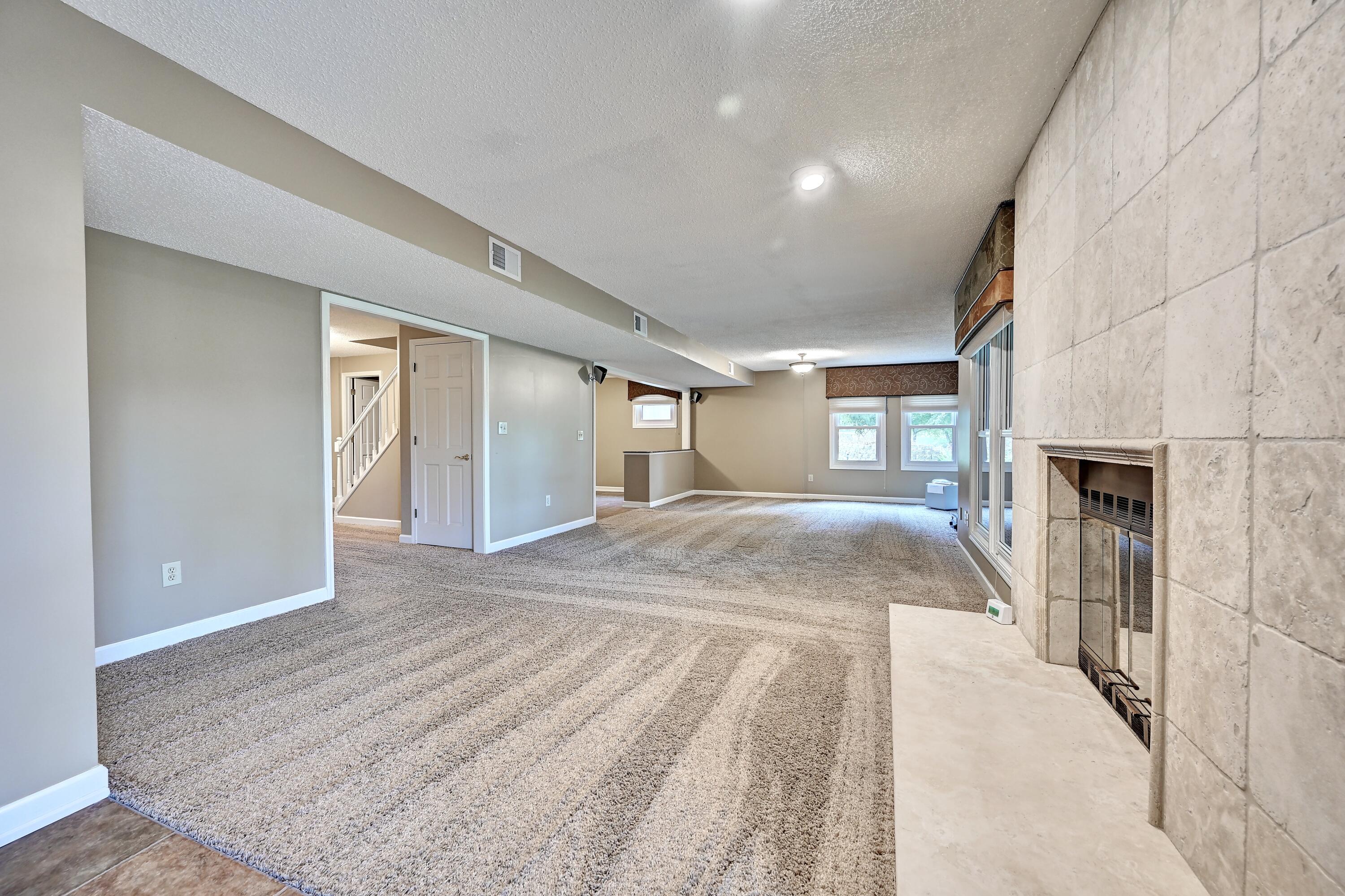 10667 Bridlepath Lane Property Photo 49