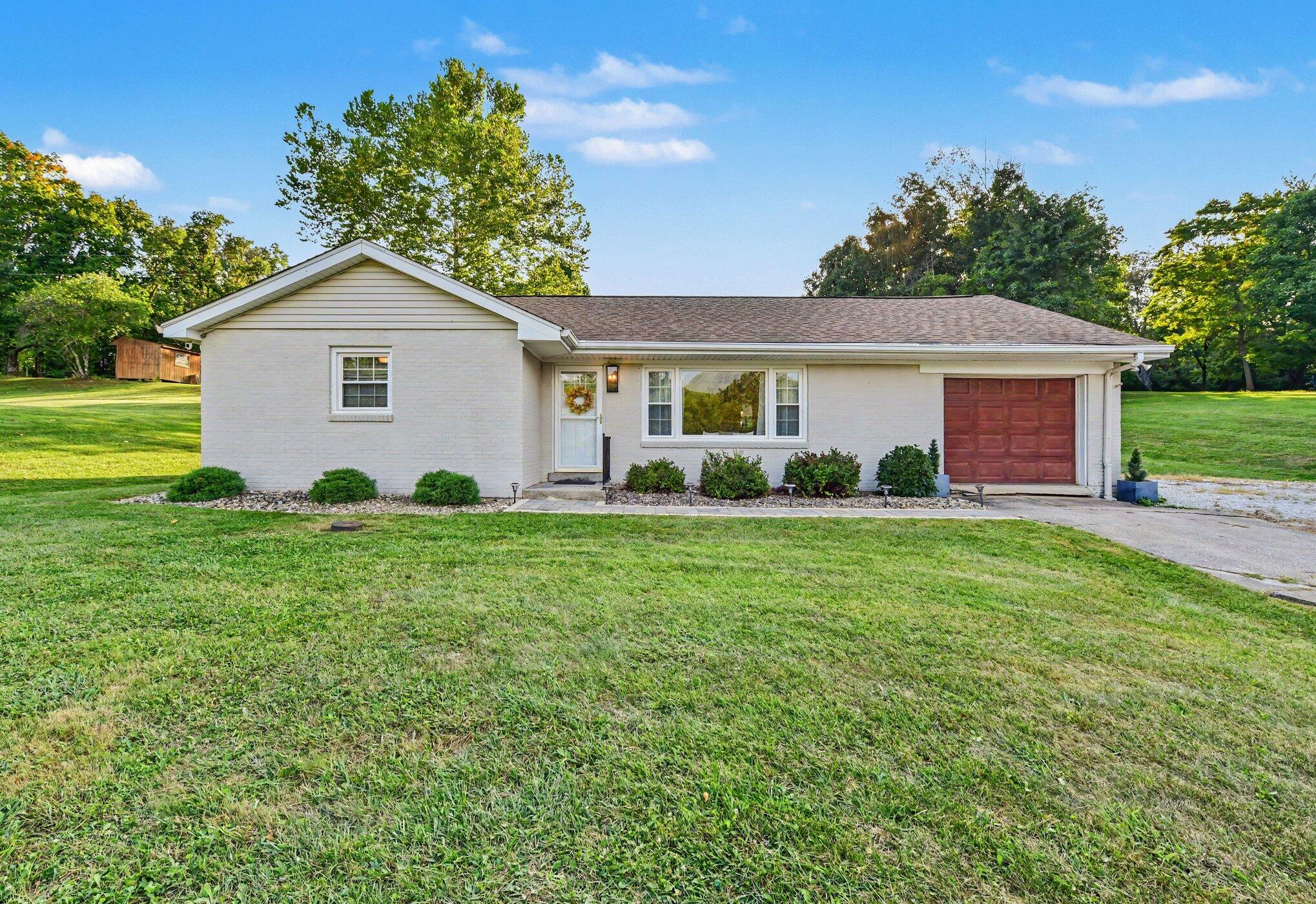 9082 Persimmon Grove Pike Property Photo 1