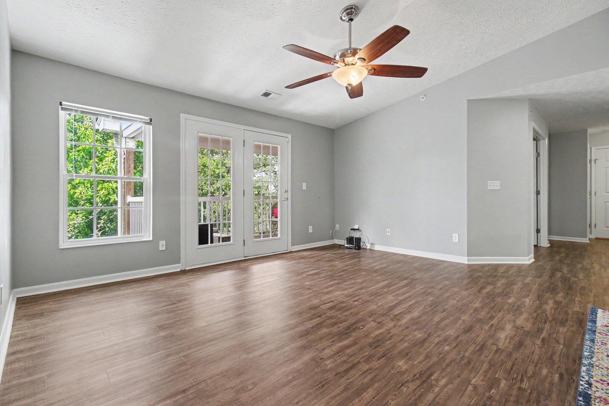 614 Ivy Ridge Drive Property Photo 7