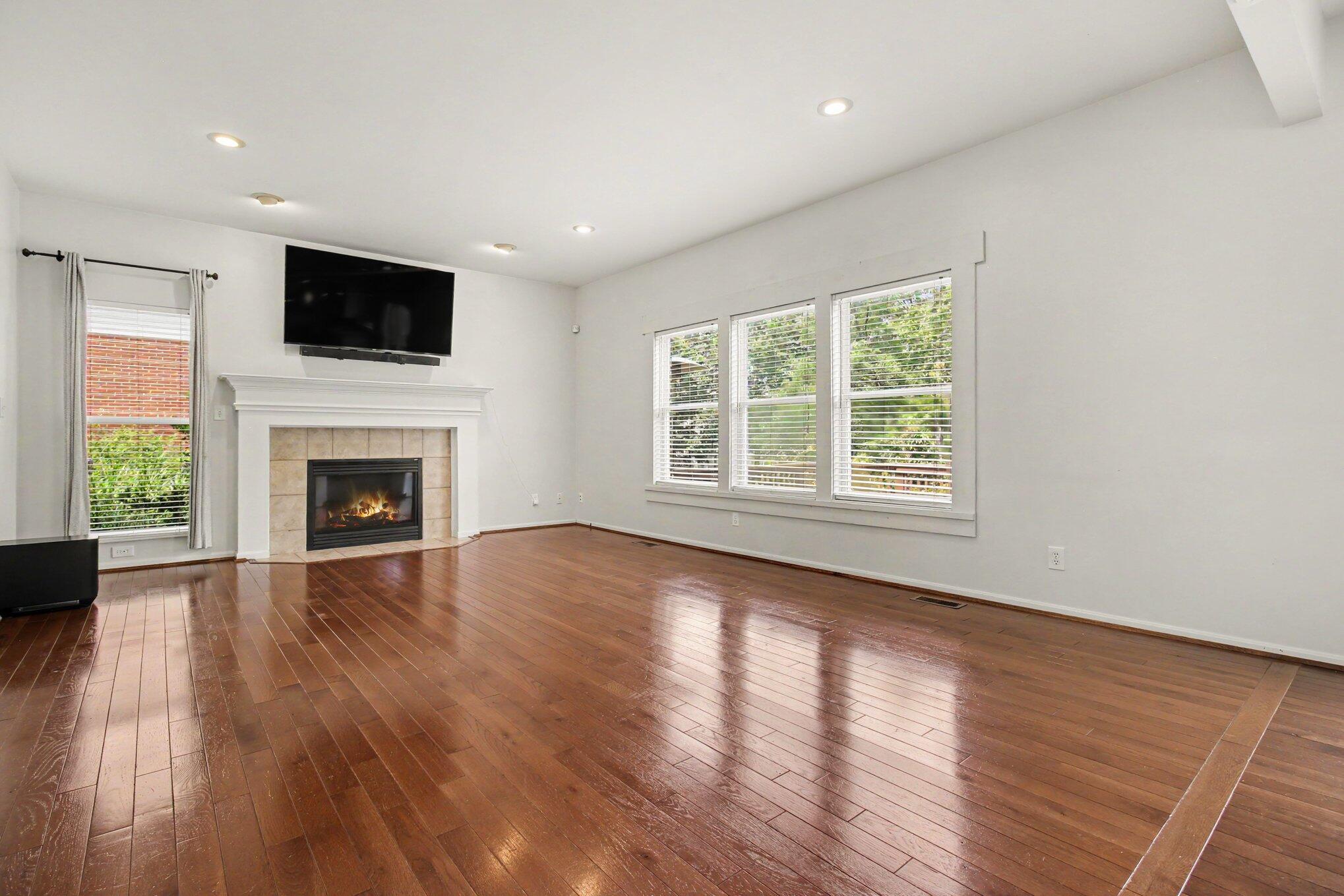 10082 Cedarwood Drive Property Photo 5