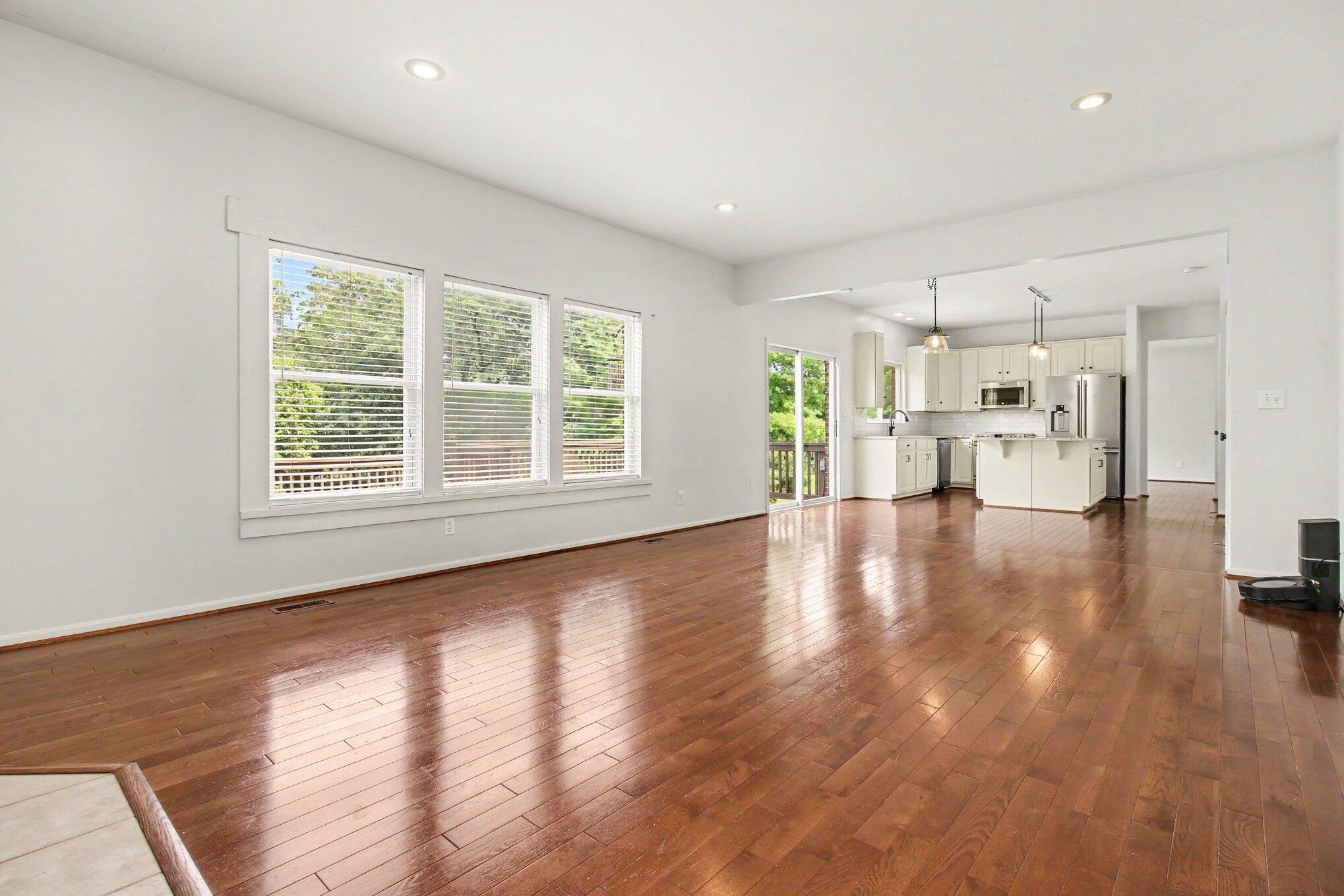 10082 Cedarwood Drive Property Photo 9