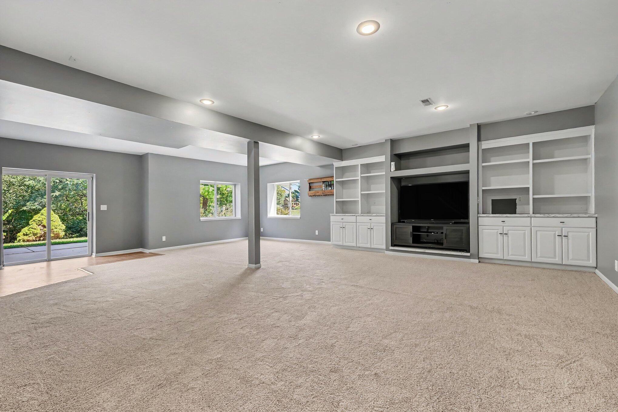 10082 Cedarwood Drive Property Photo 30