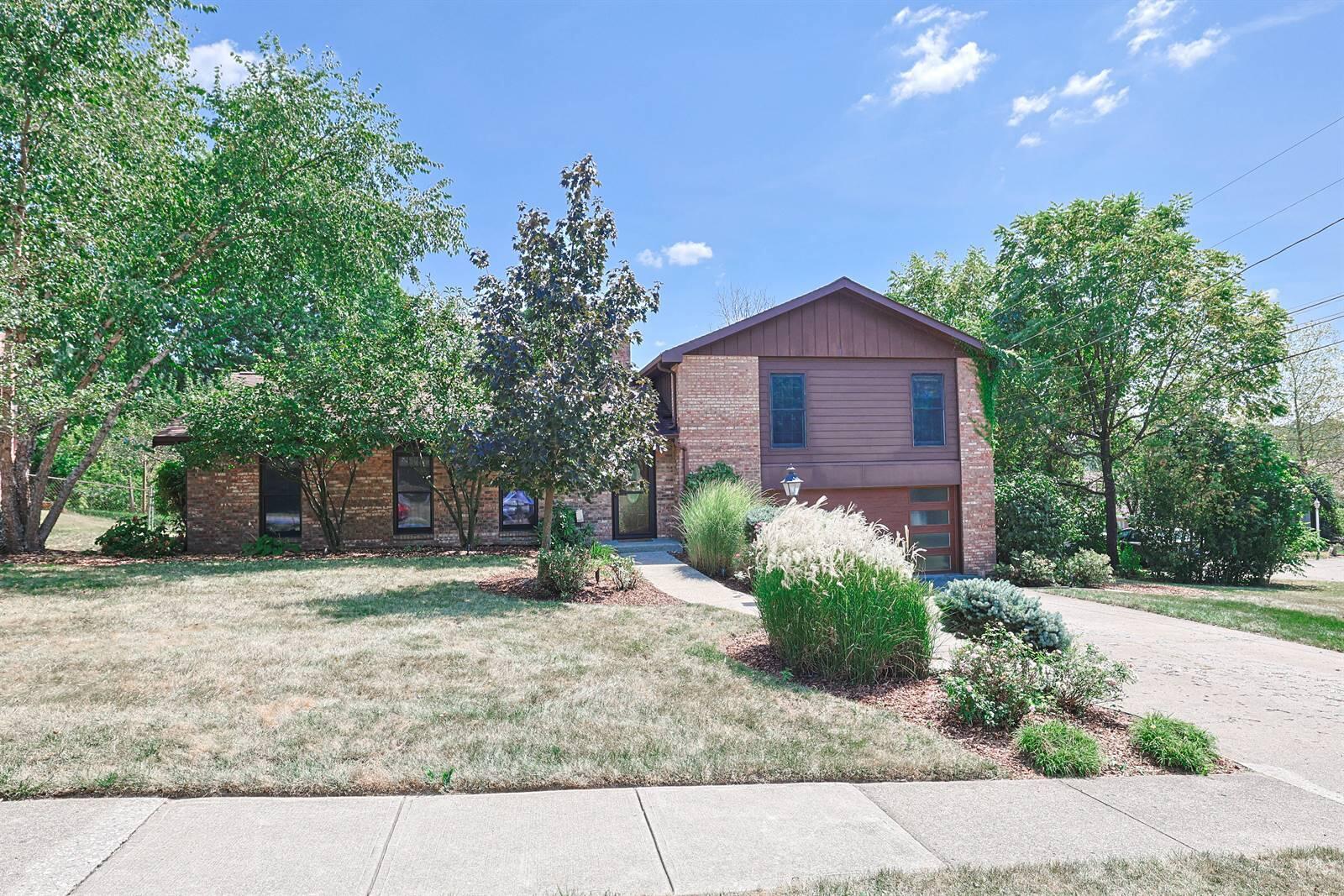 8822 Valley Circle Drive
