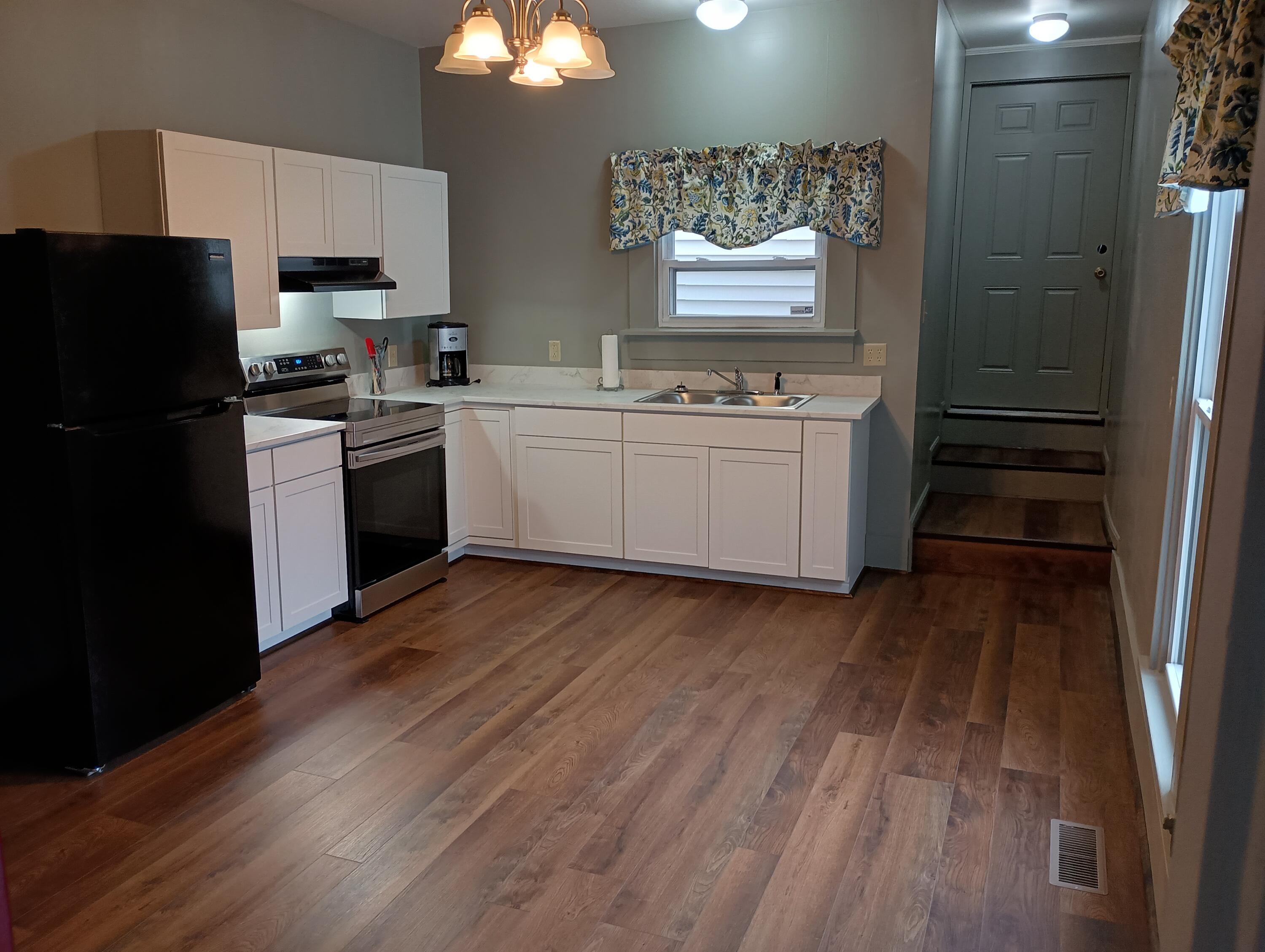 28 Broadway Street Property Photo 9