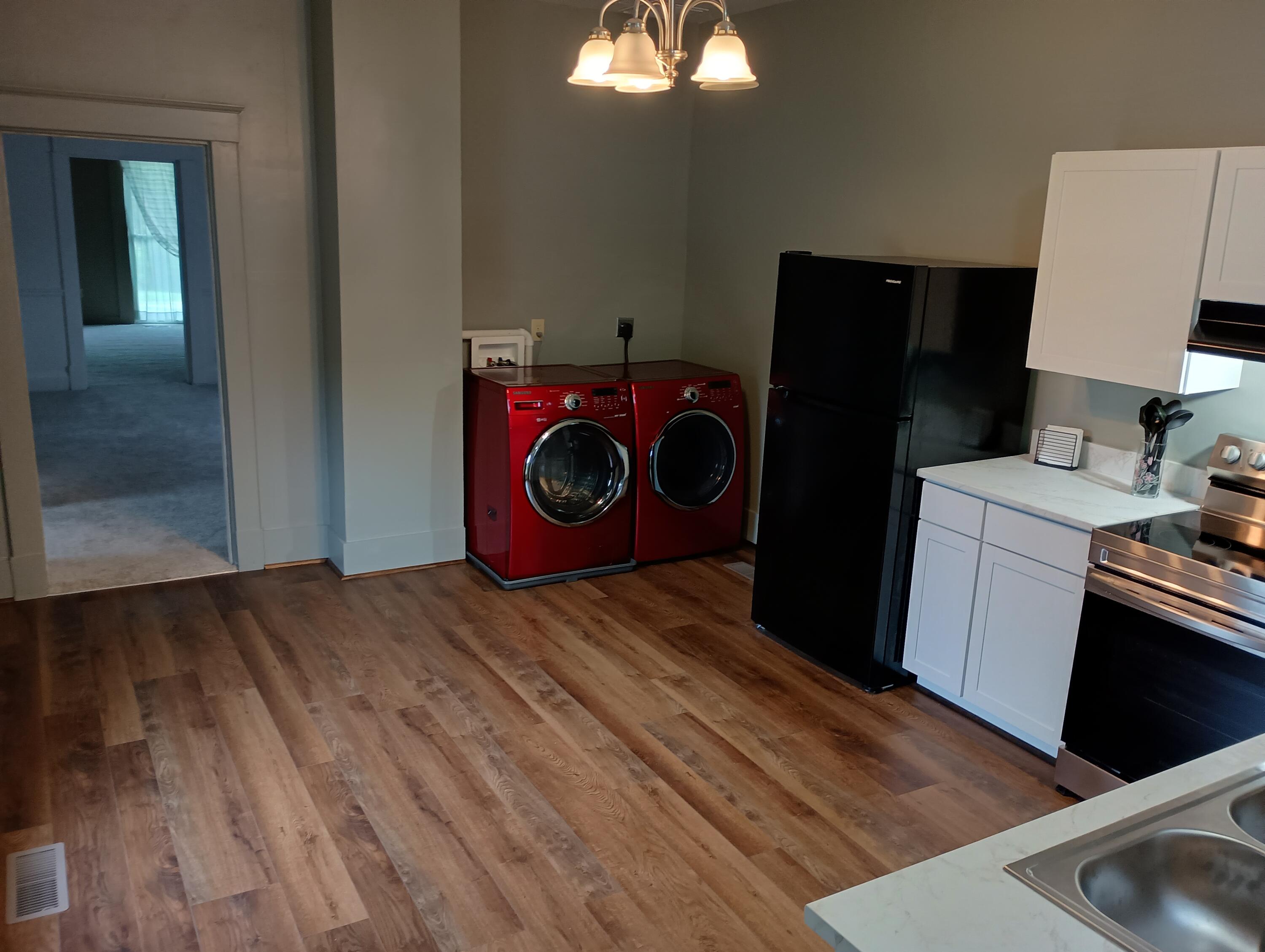 28 Broadway Street Property Photo 10