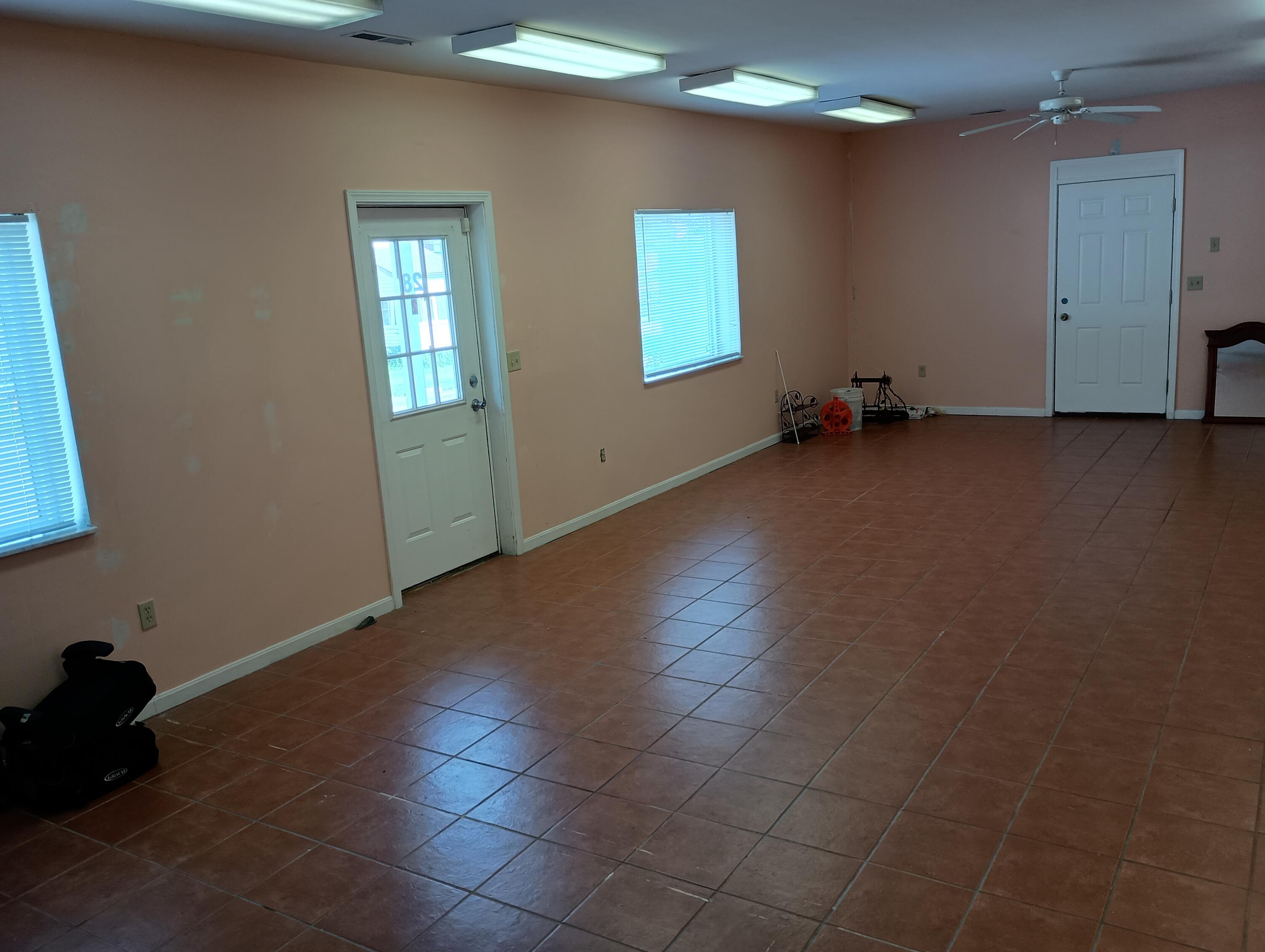 28 Broadway Street Property Photo 26