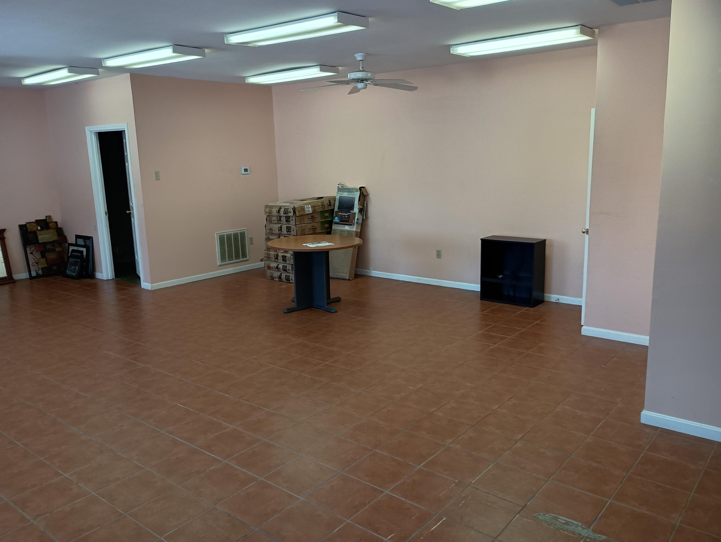 28 Broadway Street Property Photo 27