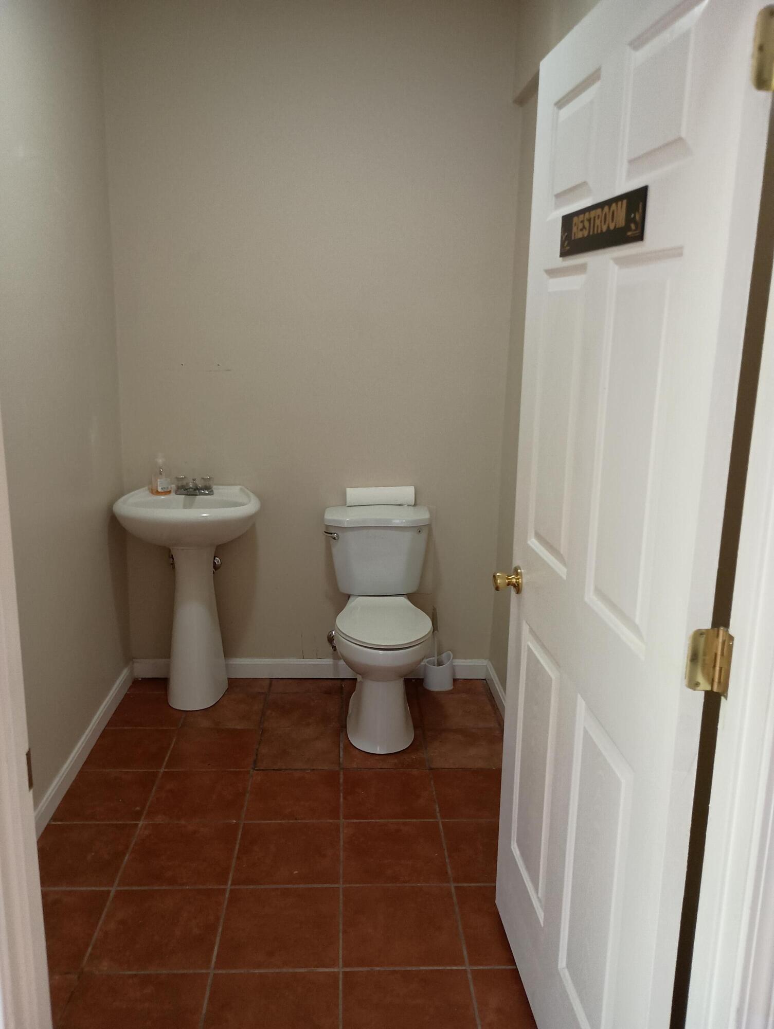 28 Broadway Street Property Photo 28
