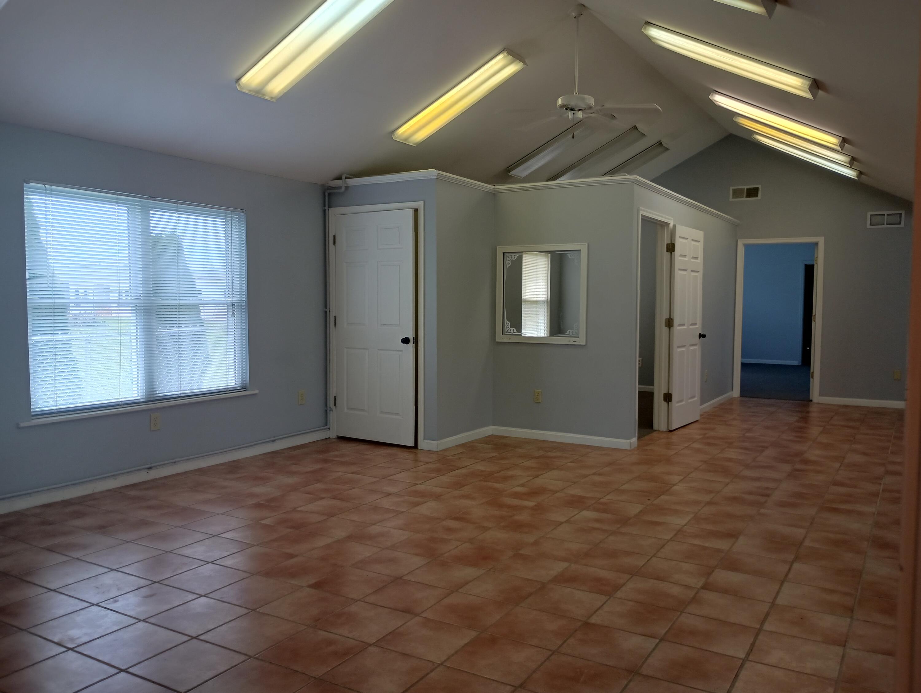 28 Broadway Street Property Photo 31