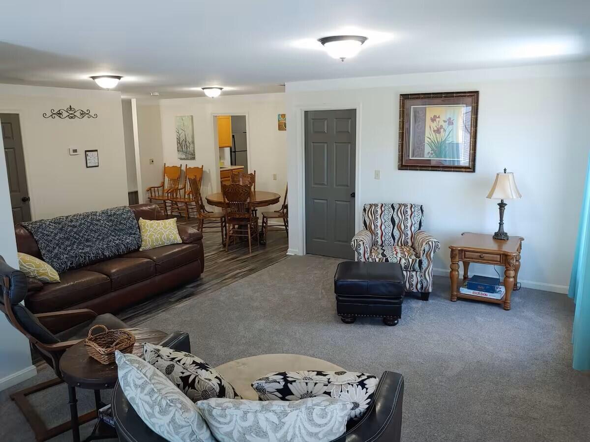 28 Broadway Street Property Photo 42