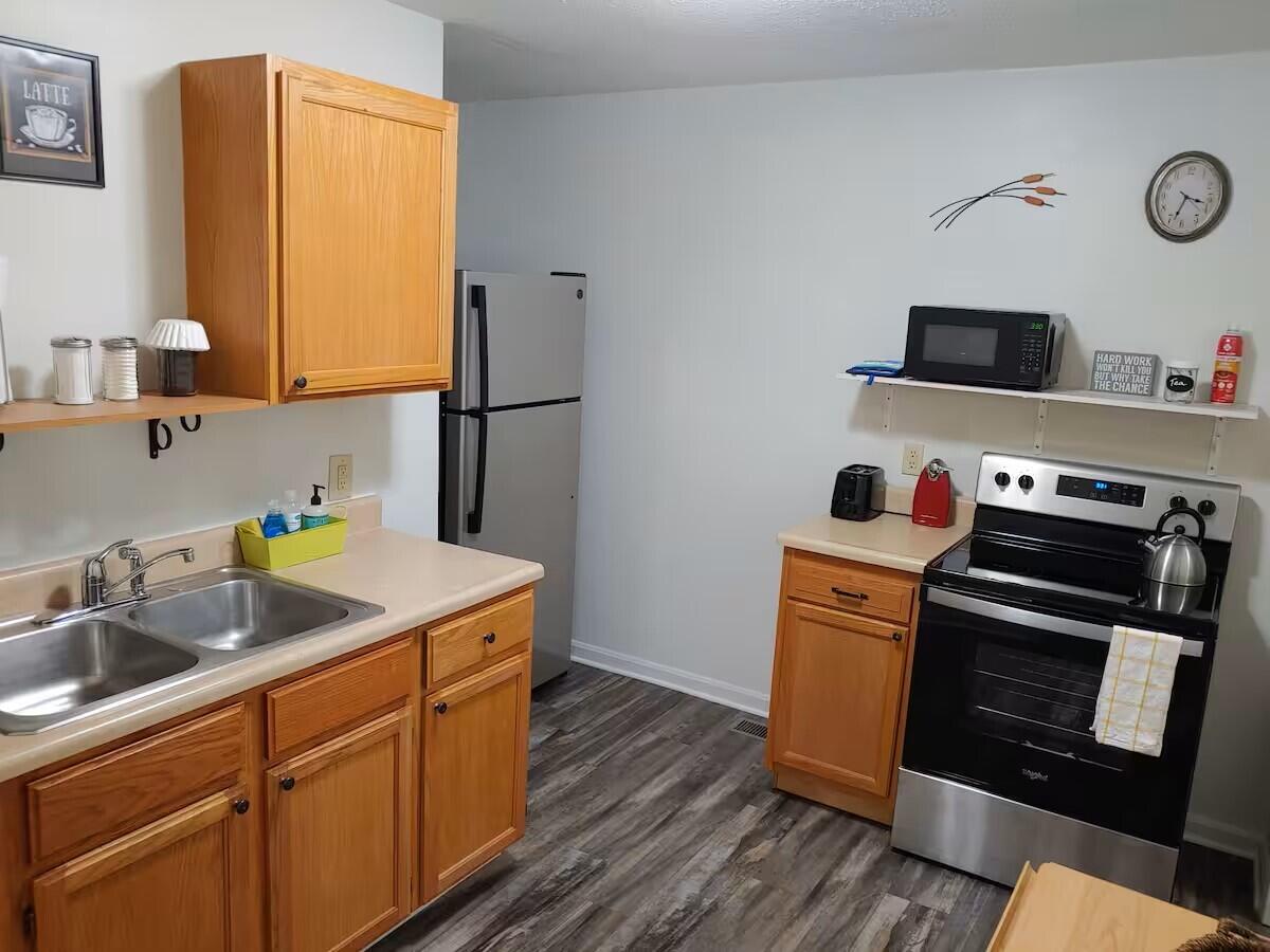28 Broadway Street Property Photo 45