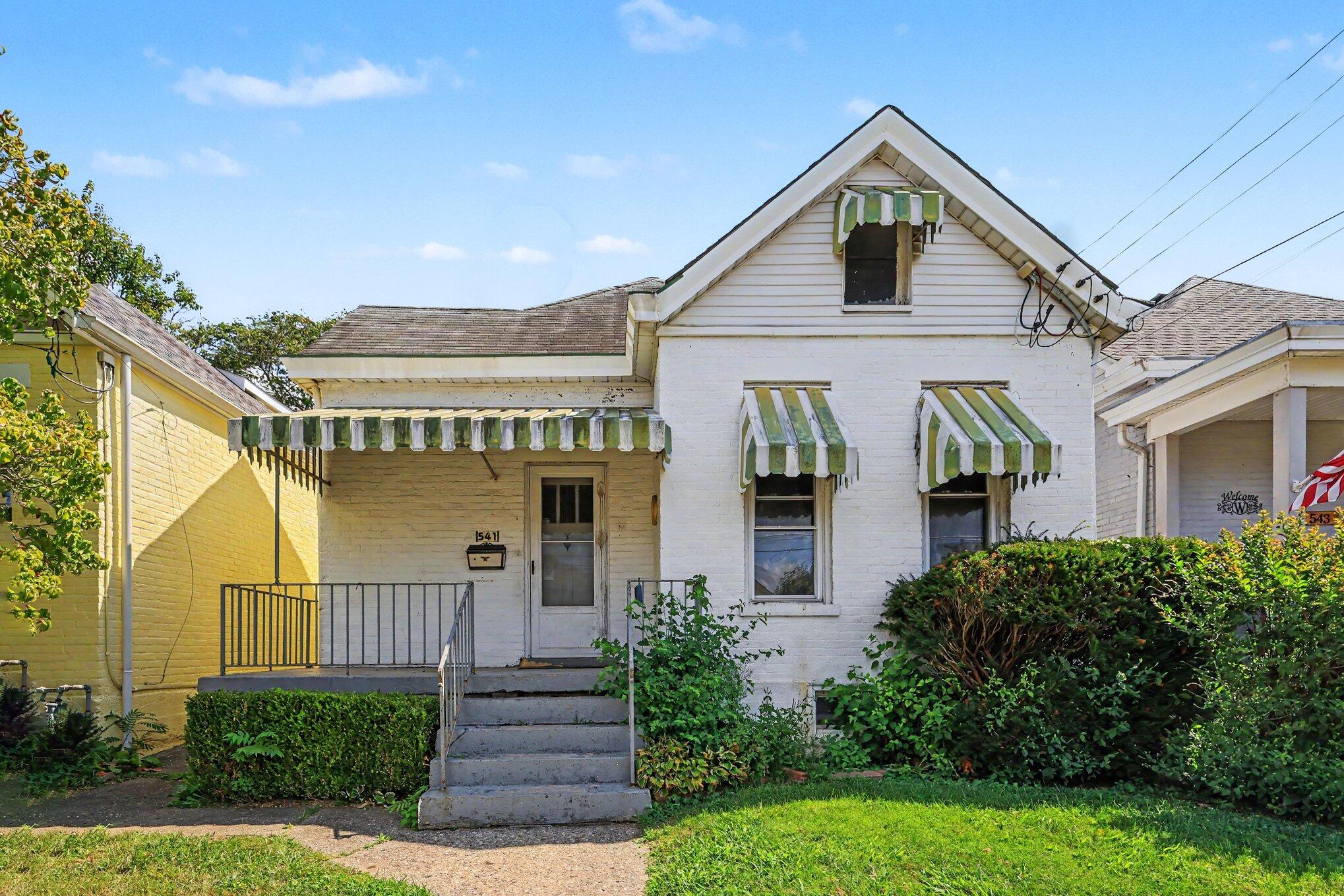 541 Oak Street Property Photo 1