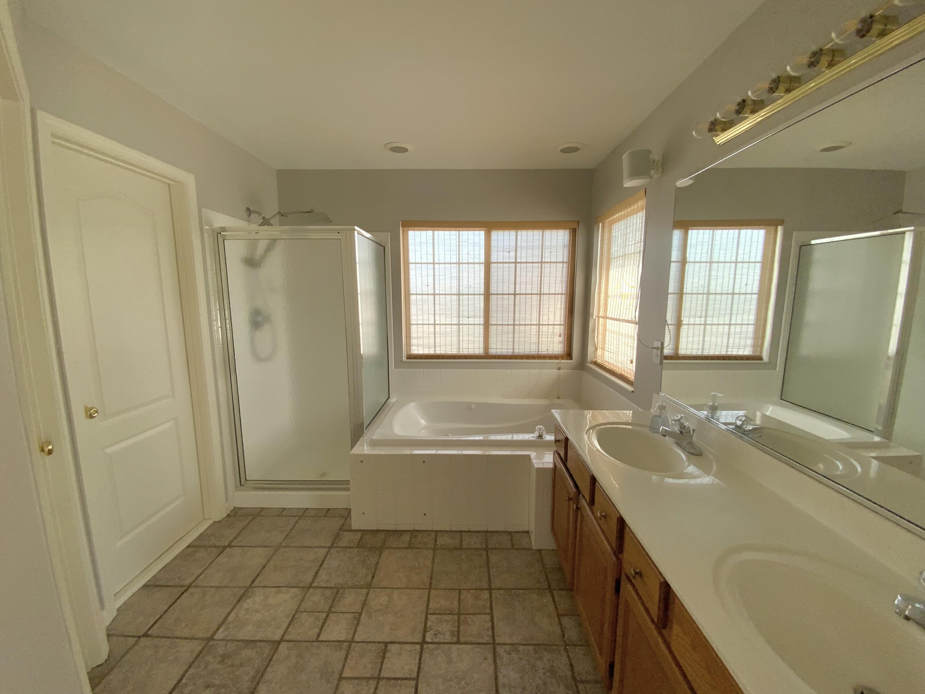 31 Guardian Drive Property Photo 28