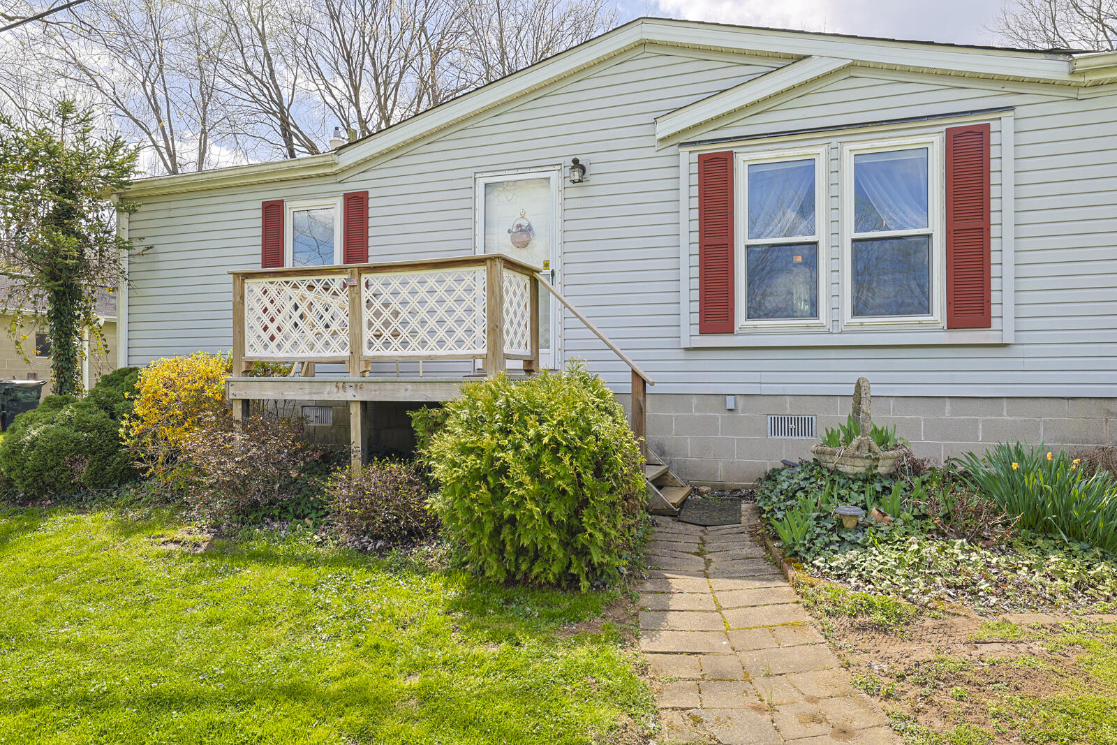 5646 New Drive Property Photo 4