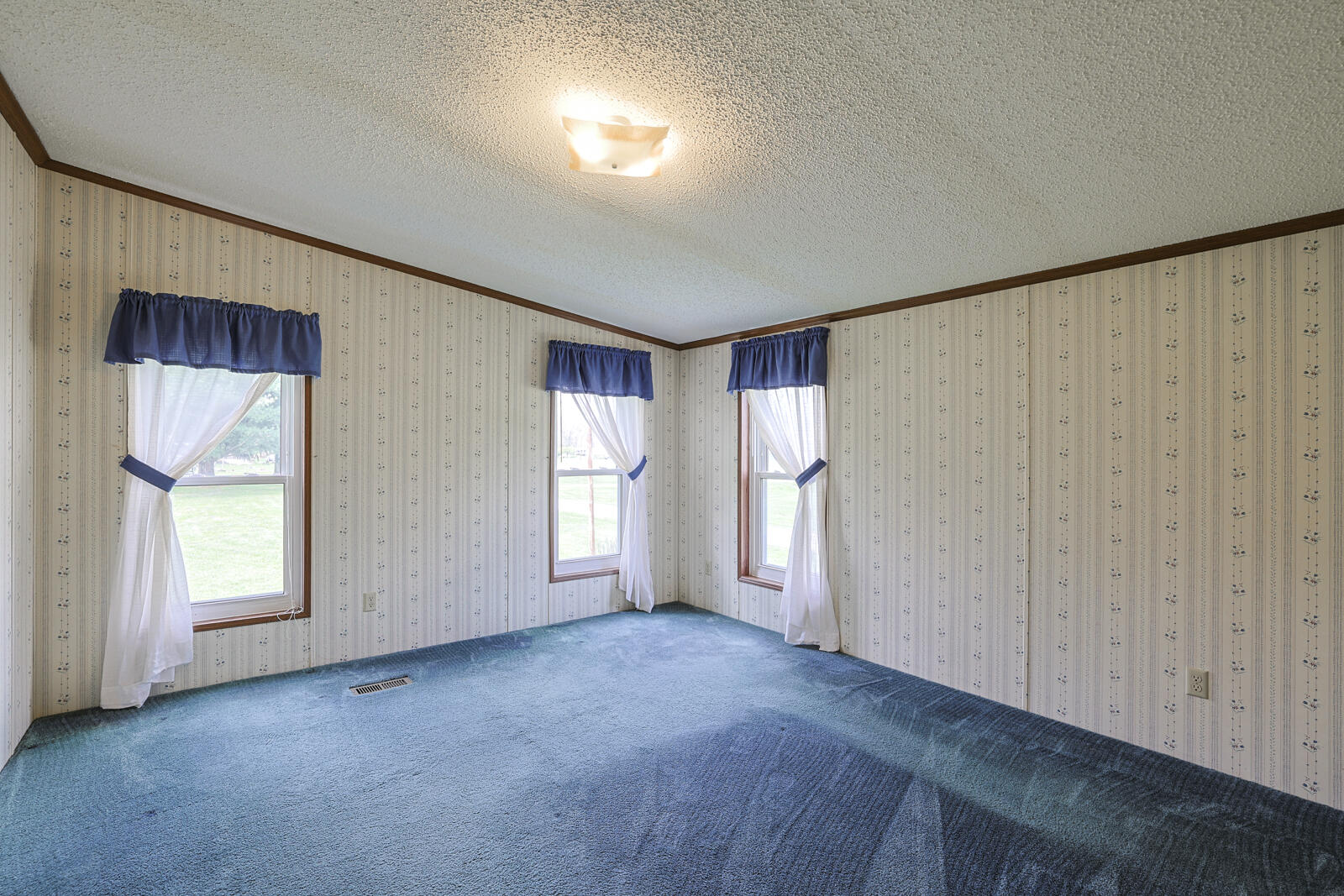 5646 New Drive Property Photo 14