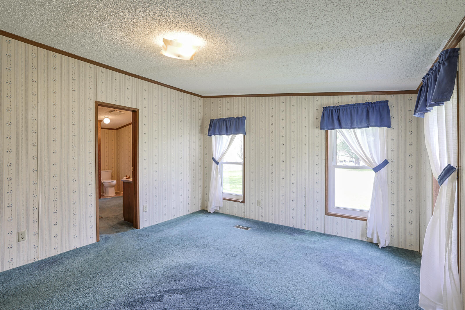 5646 New Drive Property Photo 15