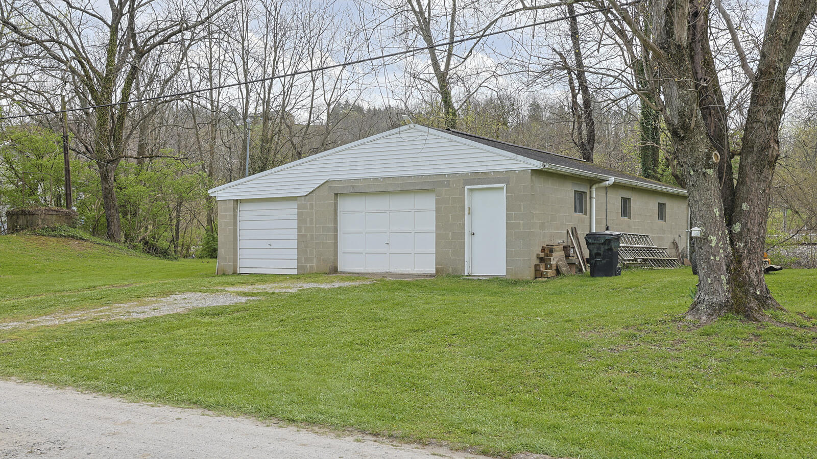 5646 New Drive Property Photo 21