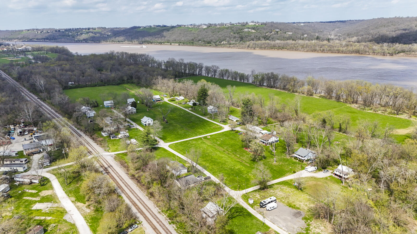 5646 New Drive Property Photo 45
