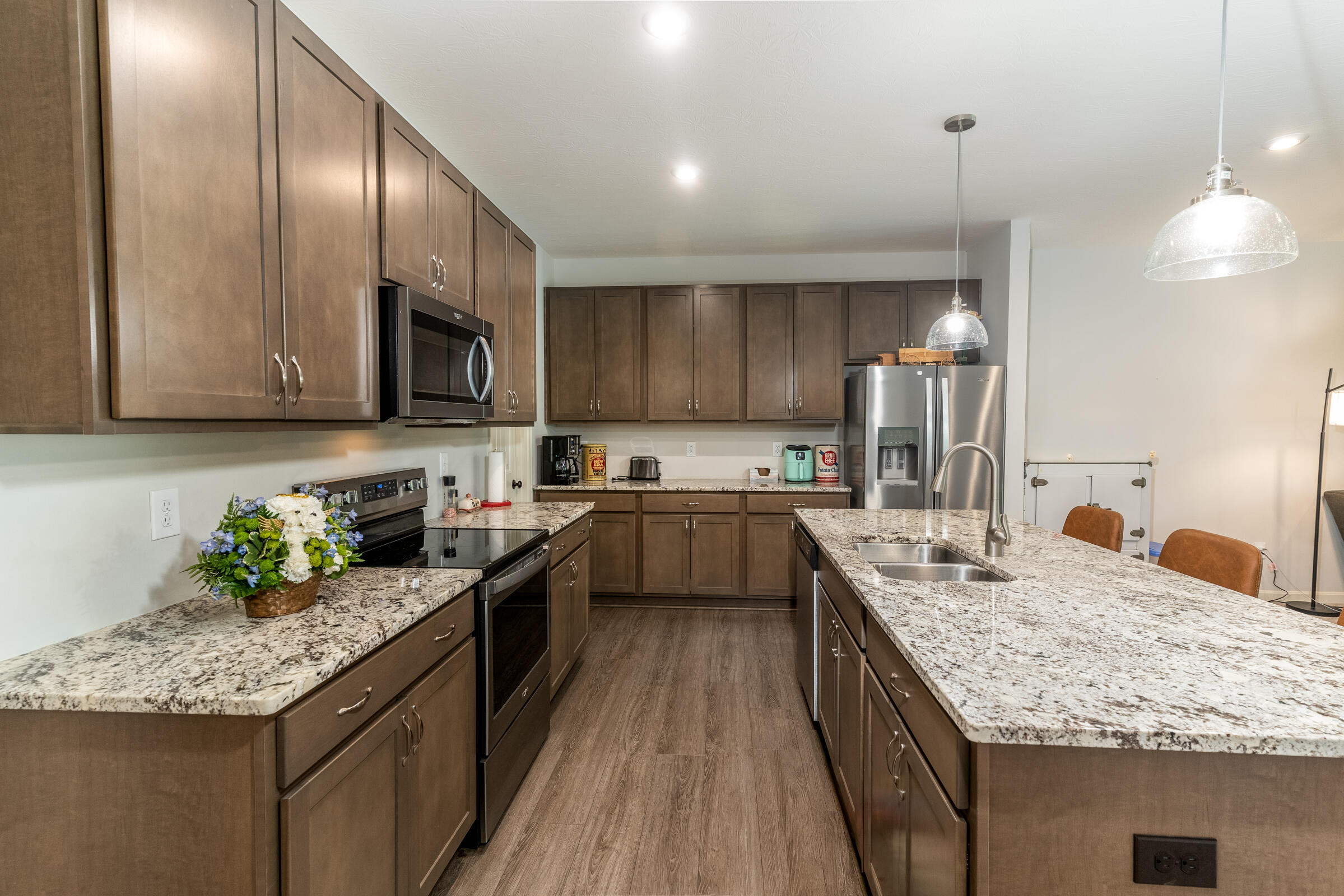 700 Streamside Drive, Upper Property Photo 7