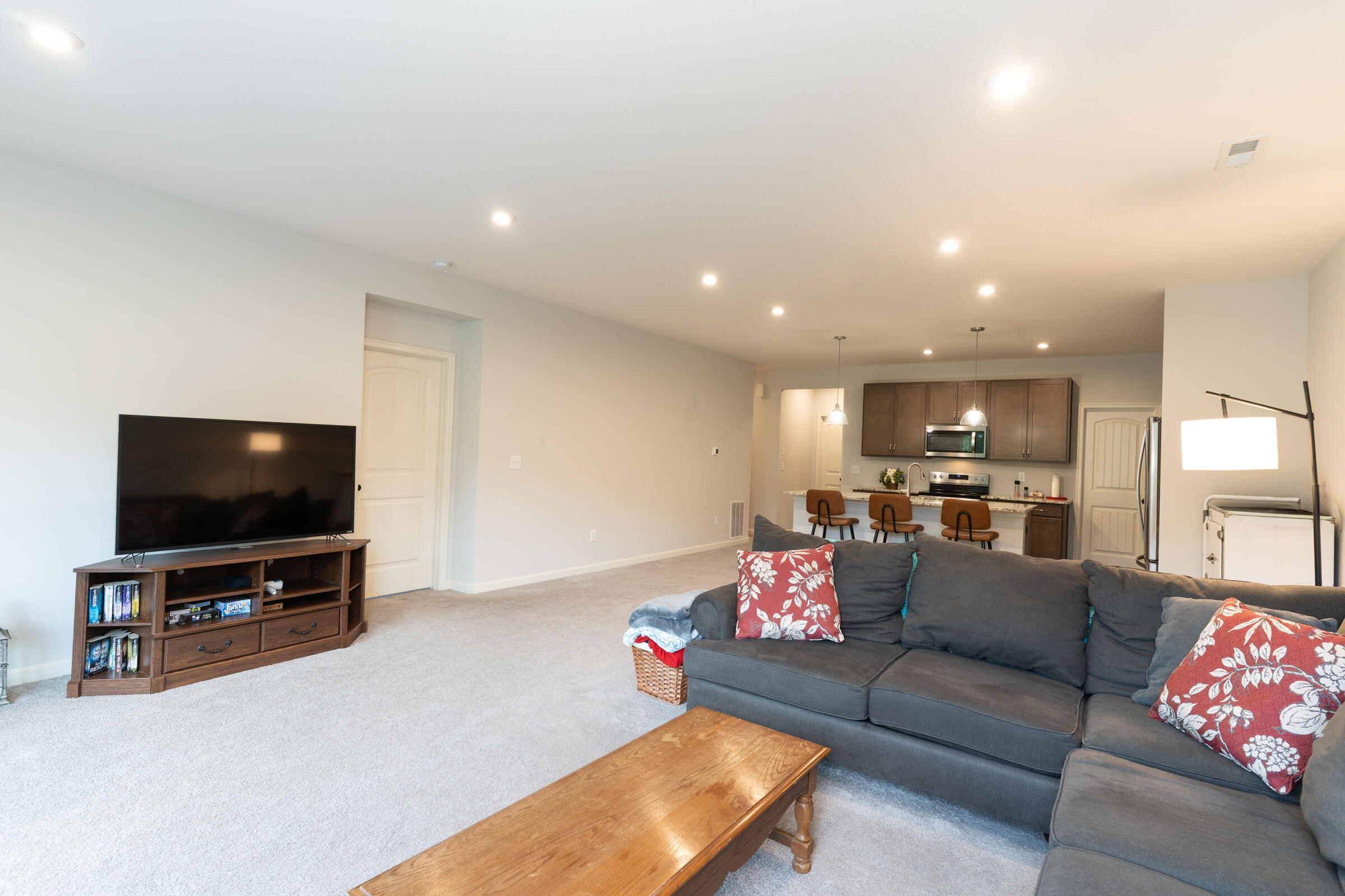 700 Streamside Drive, Upper Property Photo 13