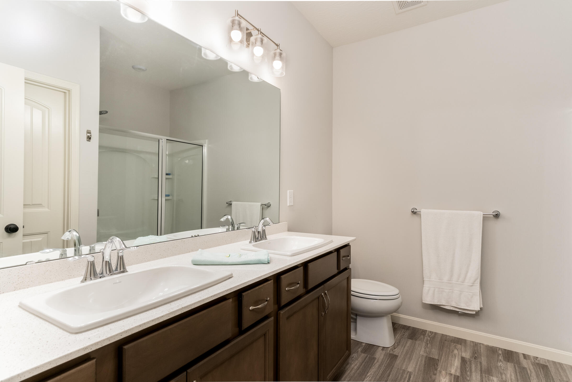 700 Streamside Drive, Upper Property Photo 21