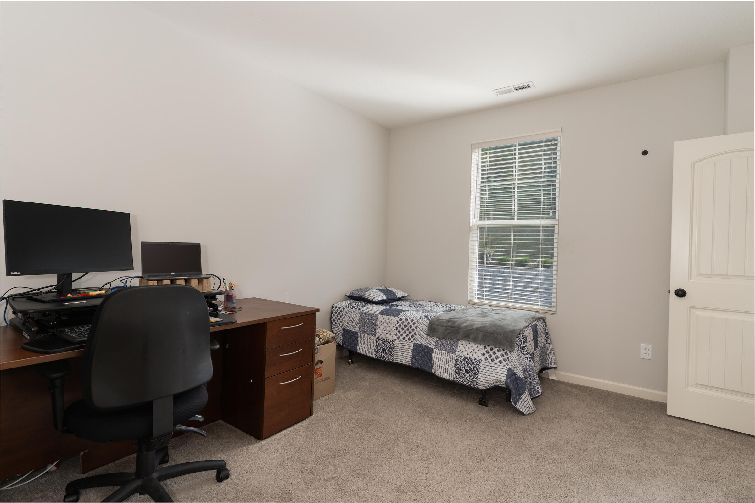 700 Streamside Drive, Upper Property Photo 28
