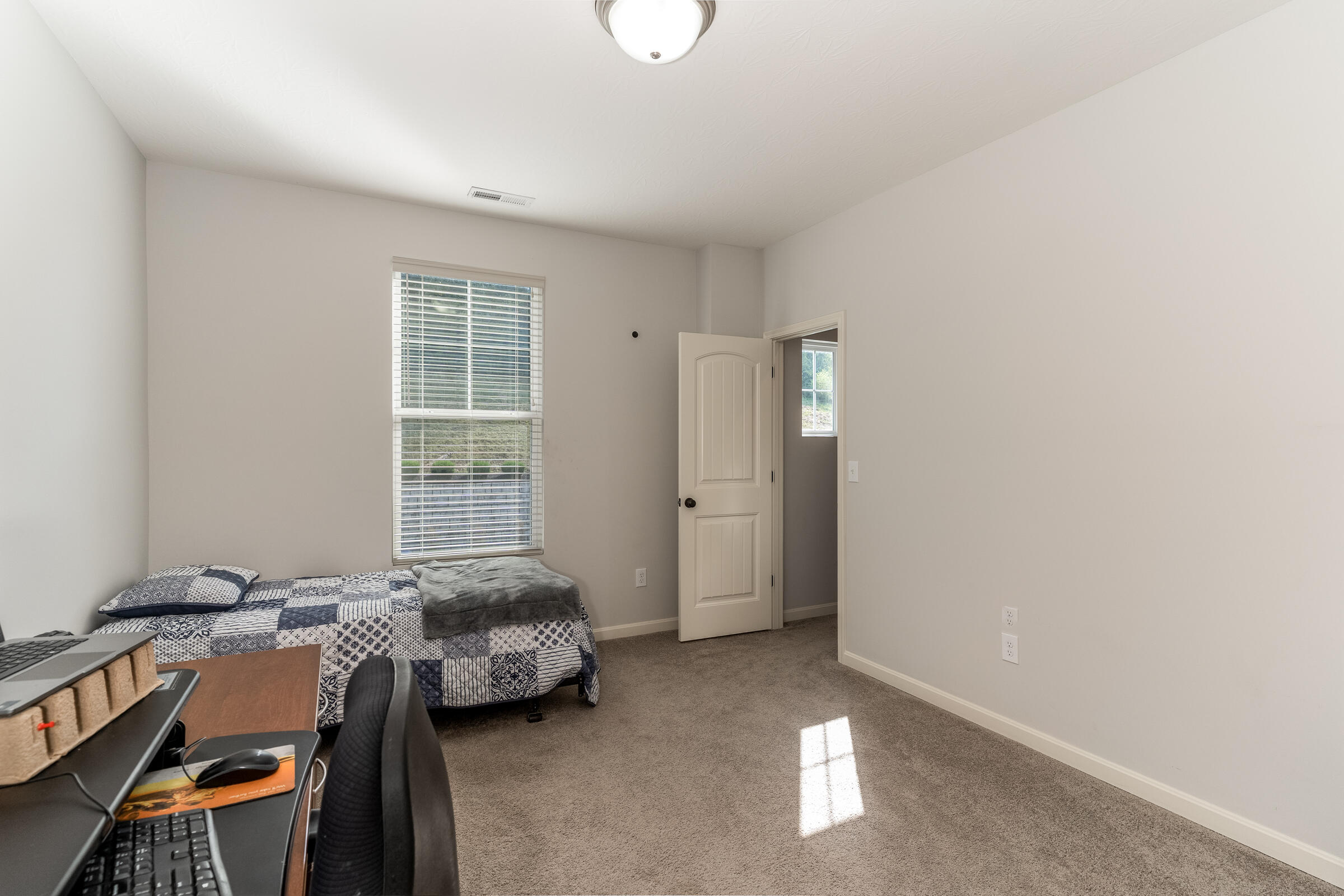 700 Streamside Drive, Upper Property Photo 29