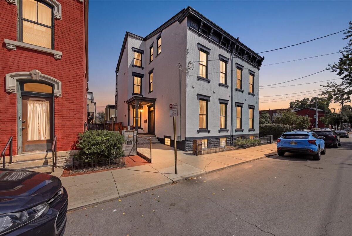 214 W 5th Street Property Photo 1