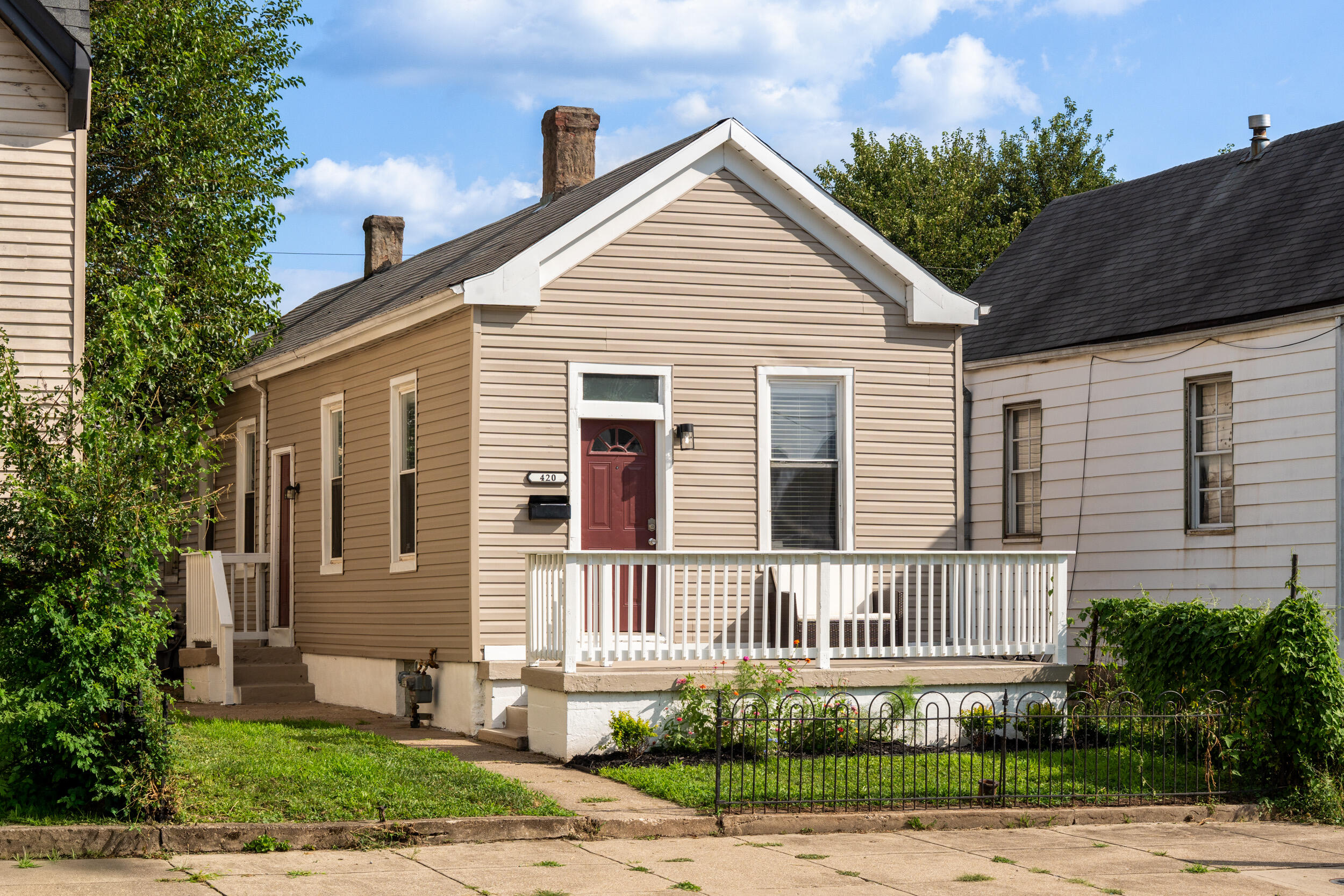 420 W 9th Street Property Photo 1