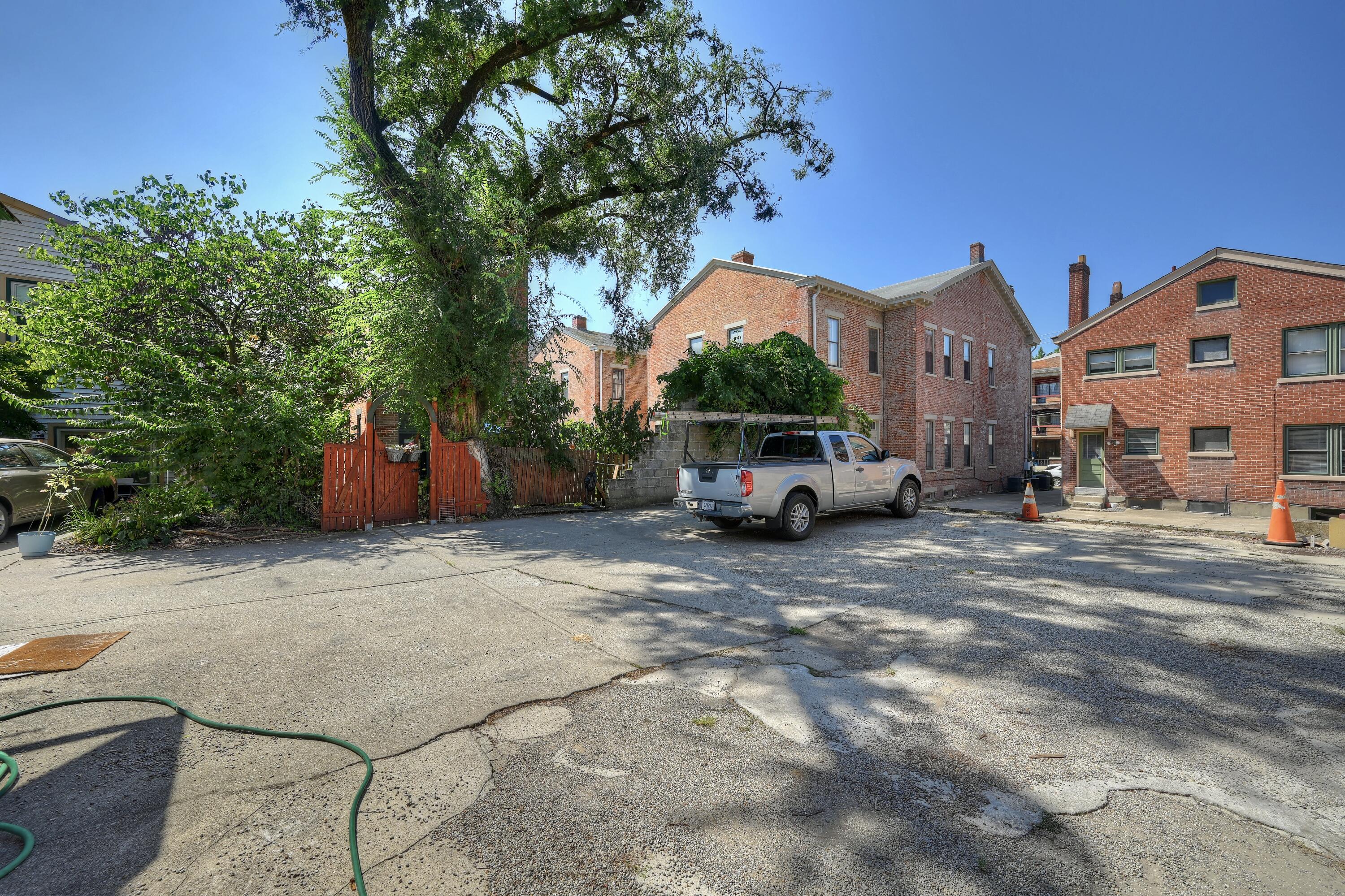 210 E 5th Street Property Photo 33