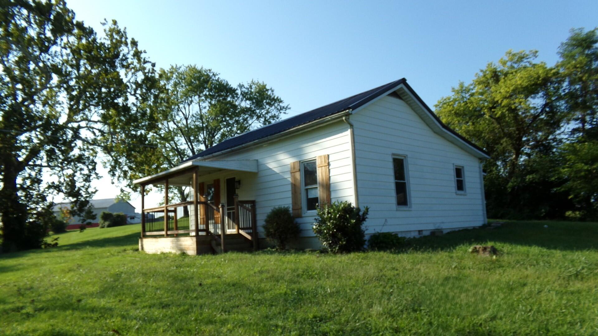 1585 Squiresville Road Property Photo 1