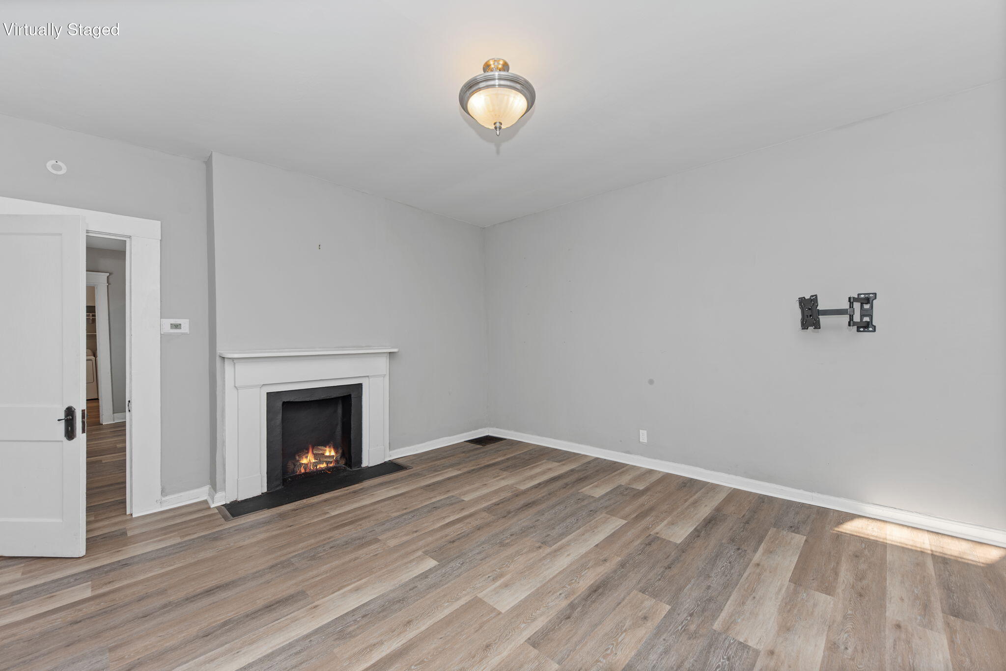 309 E 13th Street Property Photo 16
