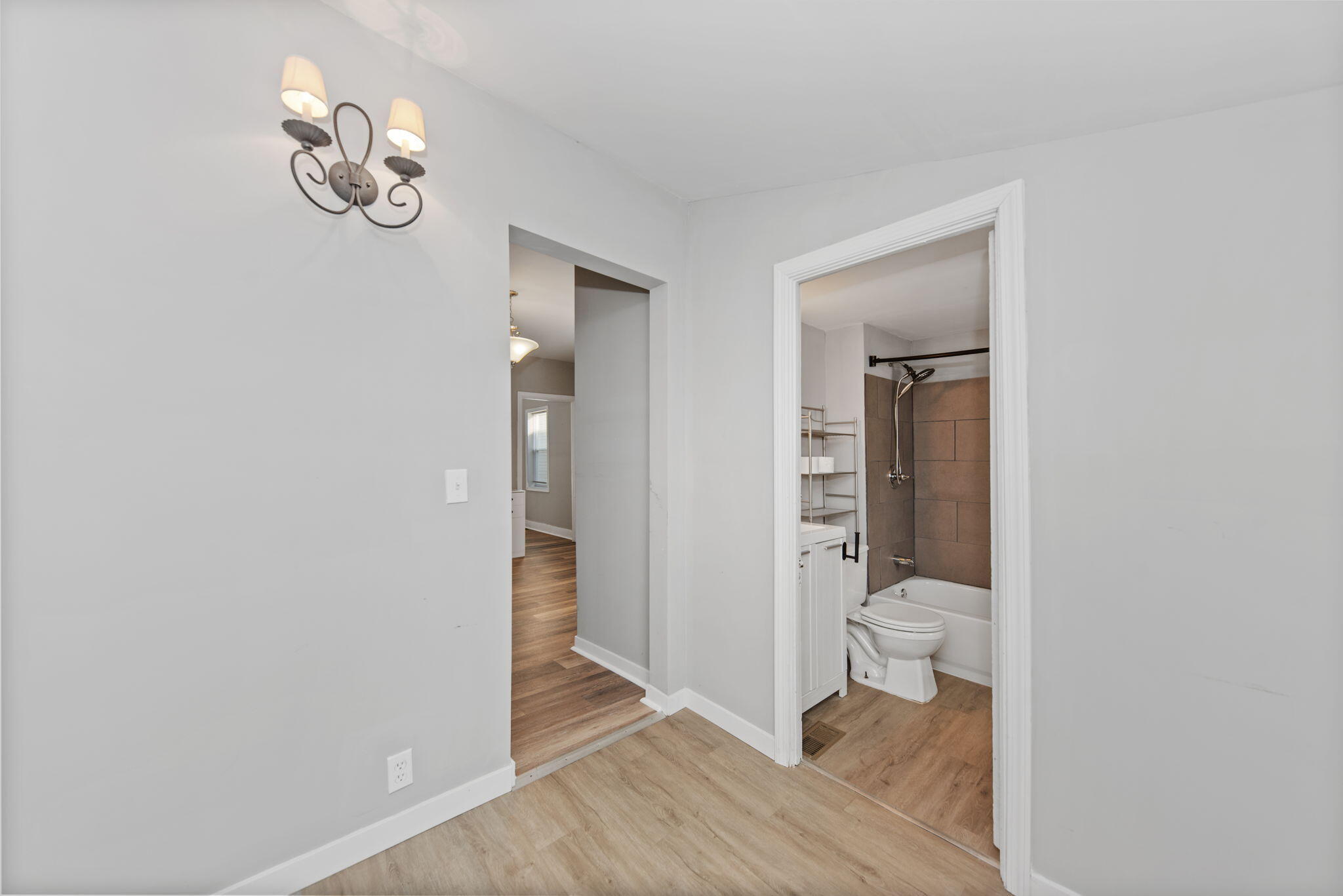 309 E 13th Street Property Photo 30