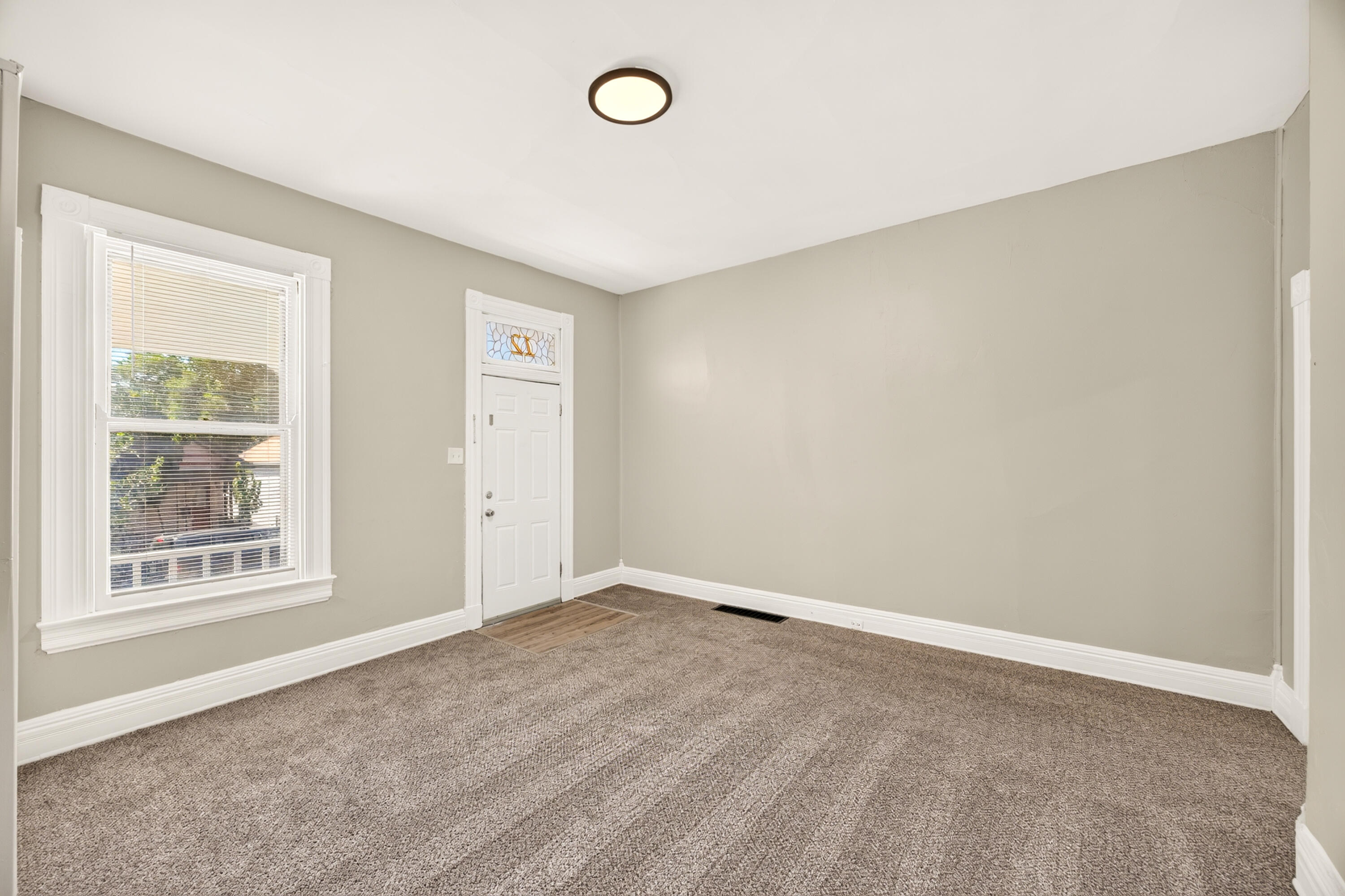 12 Catalpa Street Property Photo 9