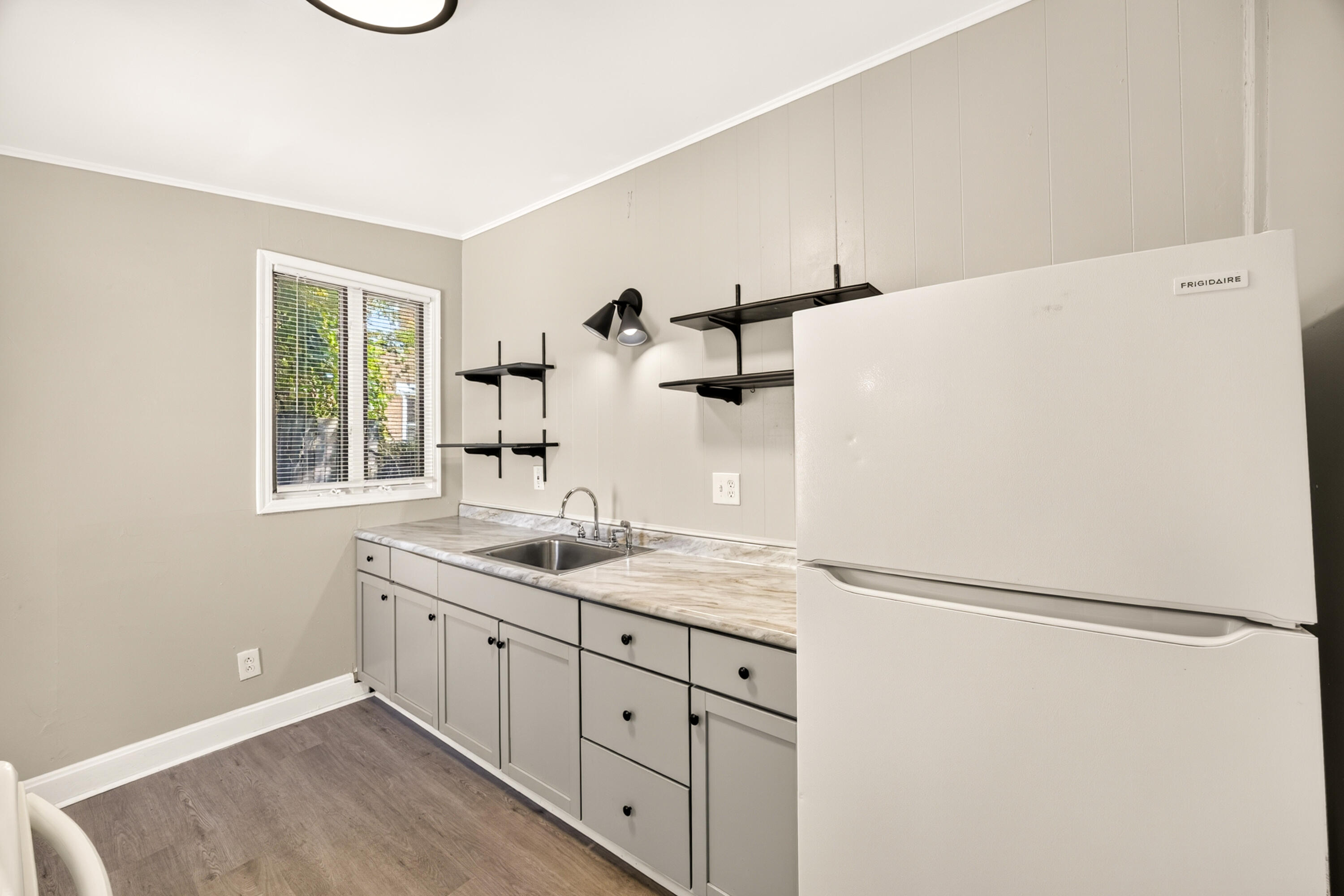 12 Catalpa Street Property Photo 18