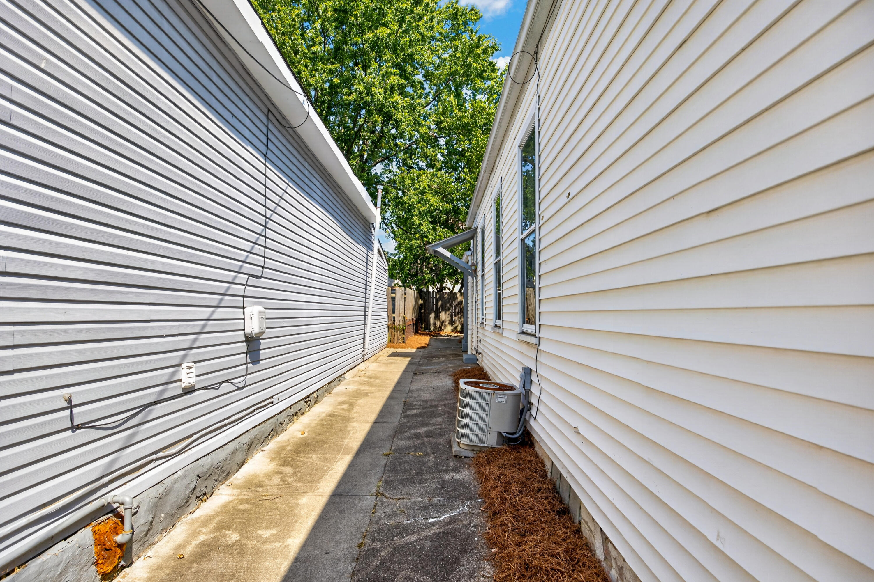 12 Catalpa Street Property Photo 28