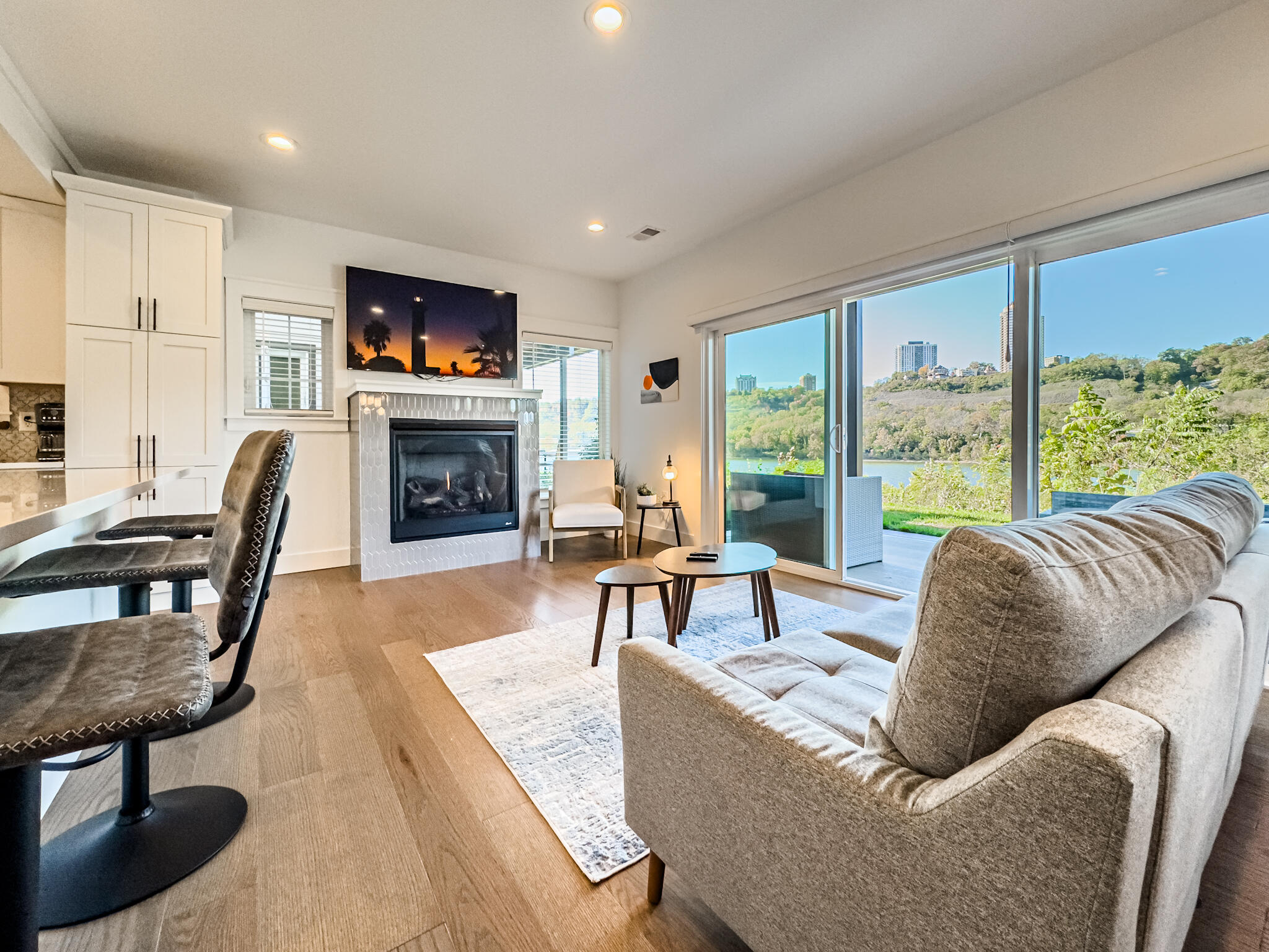 599 Manhattan Boulevard, 201 Property Photo 8